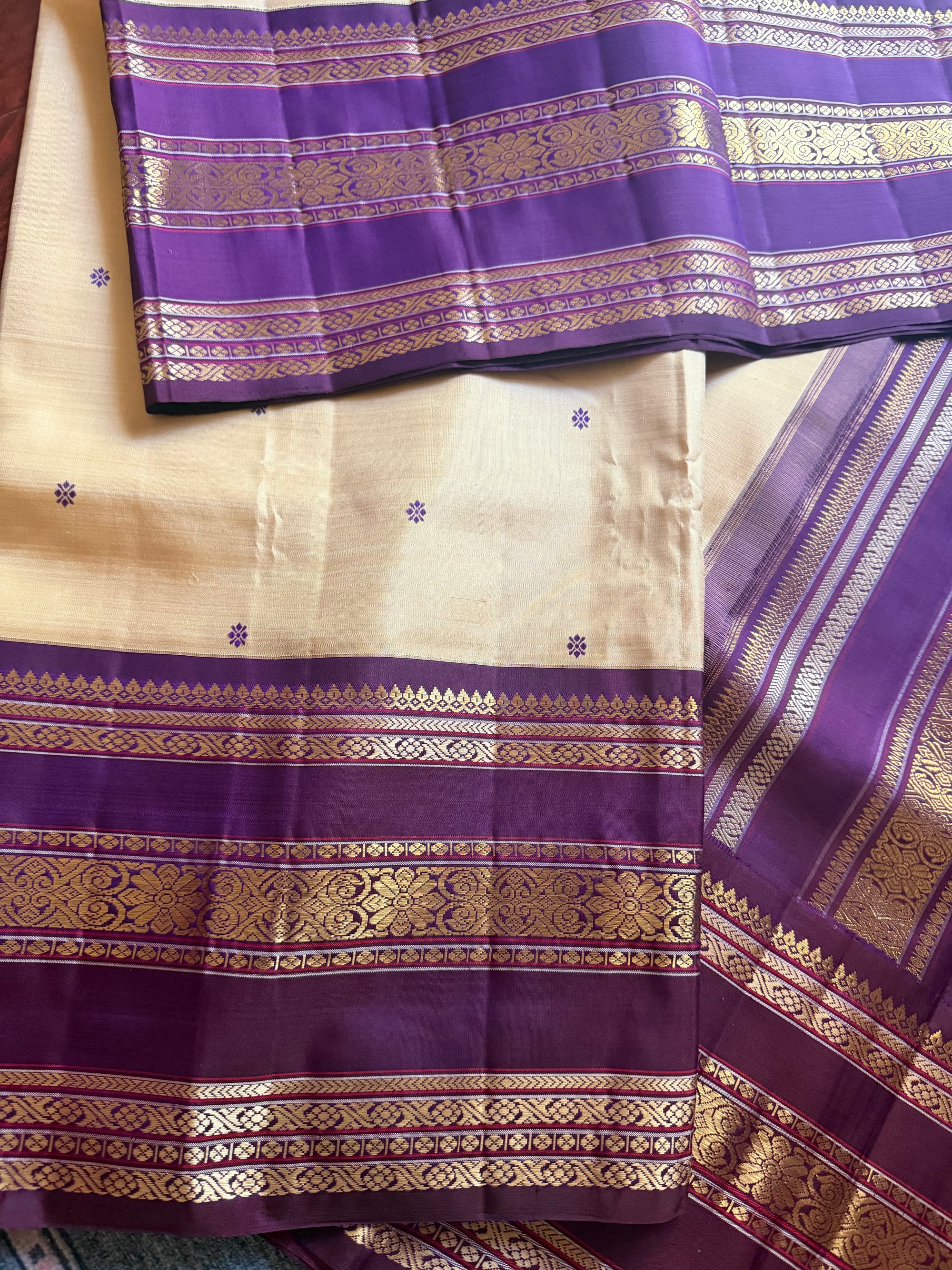 MYTHILI:  VINTAGE KANJIVARAM