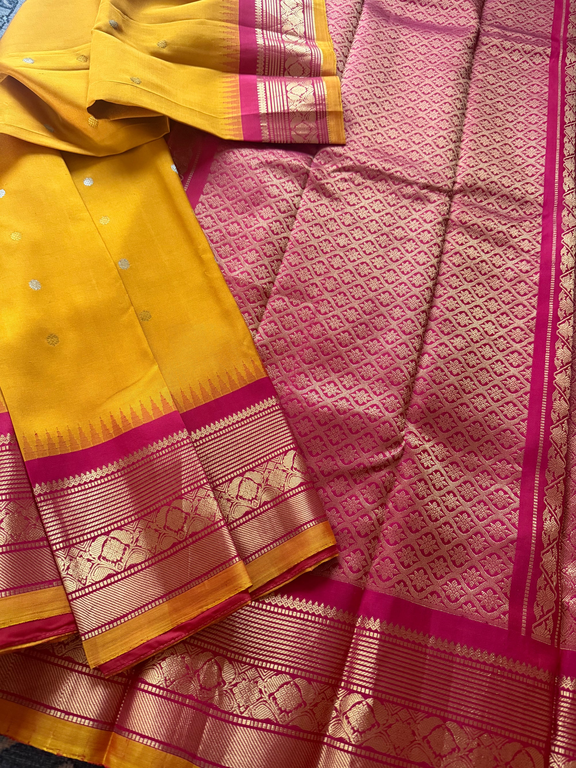 Kuttu Gadwal Silk : Pumpkin Yellow &amp; Ruby Pink