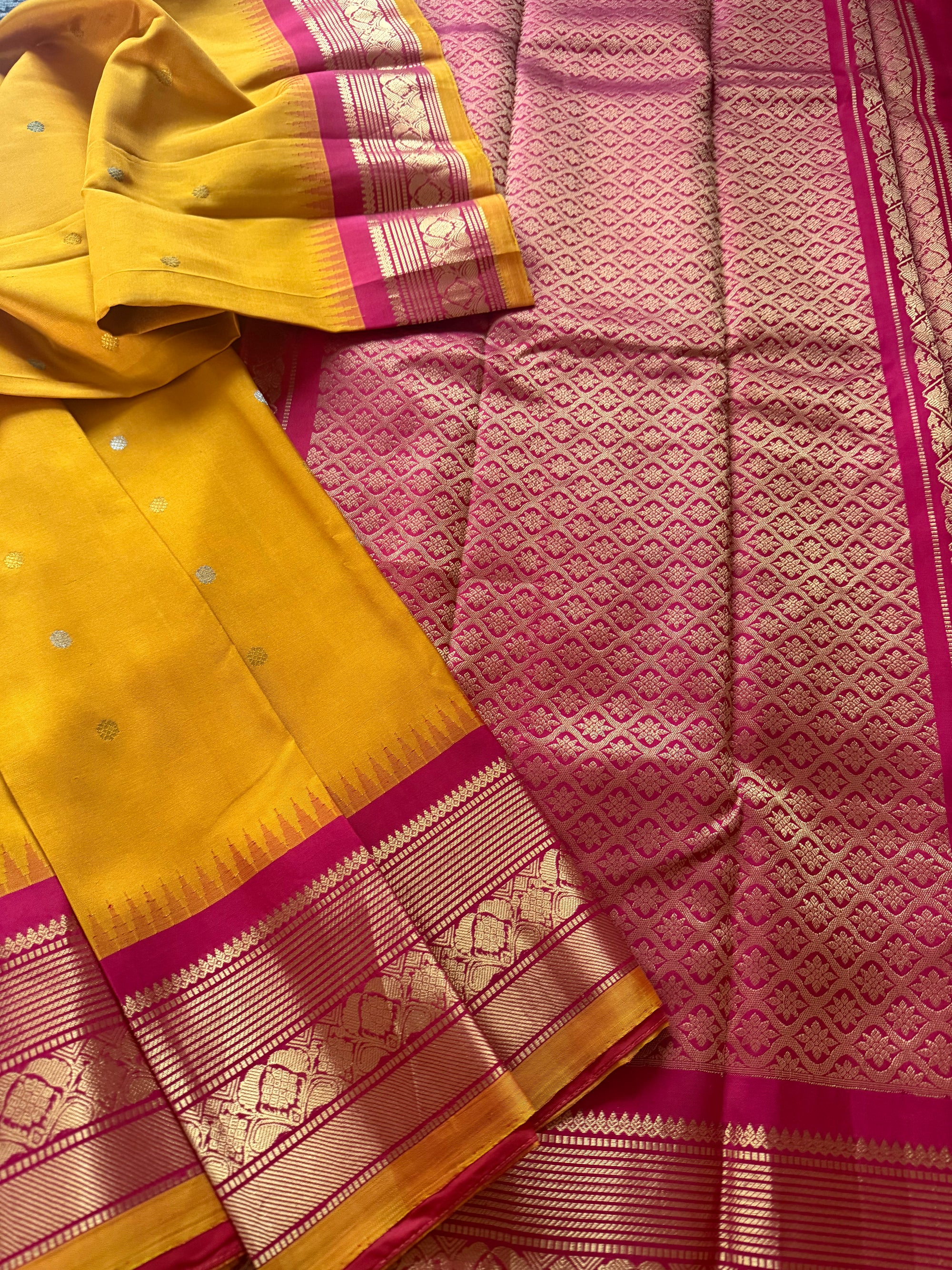 Kuttu Gadwal Silk : Pumpkin Yellow &amp; Ruby Pink