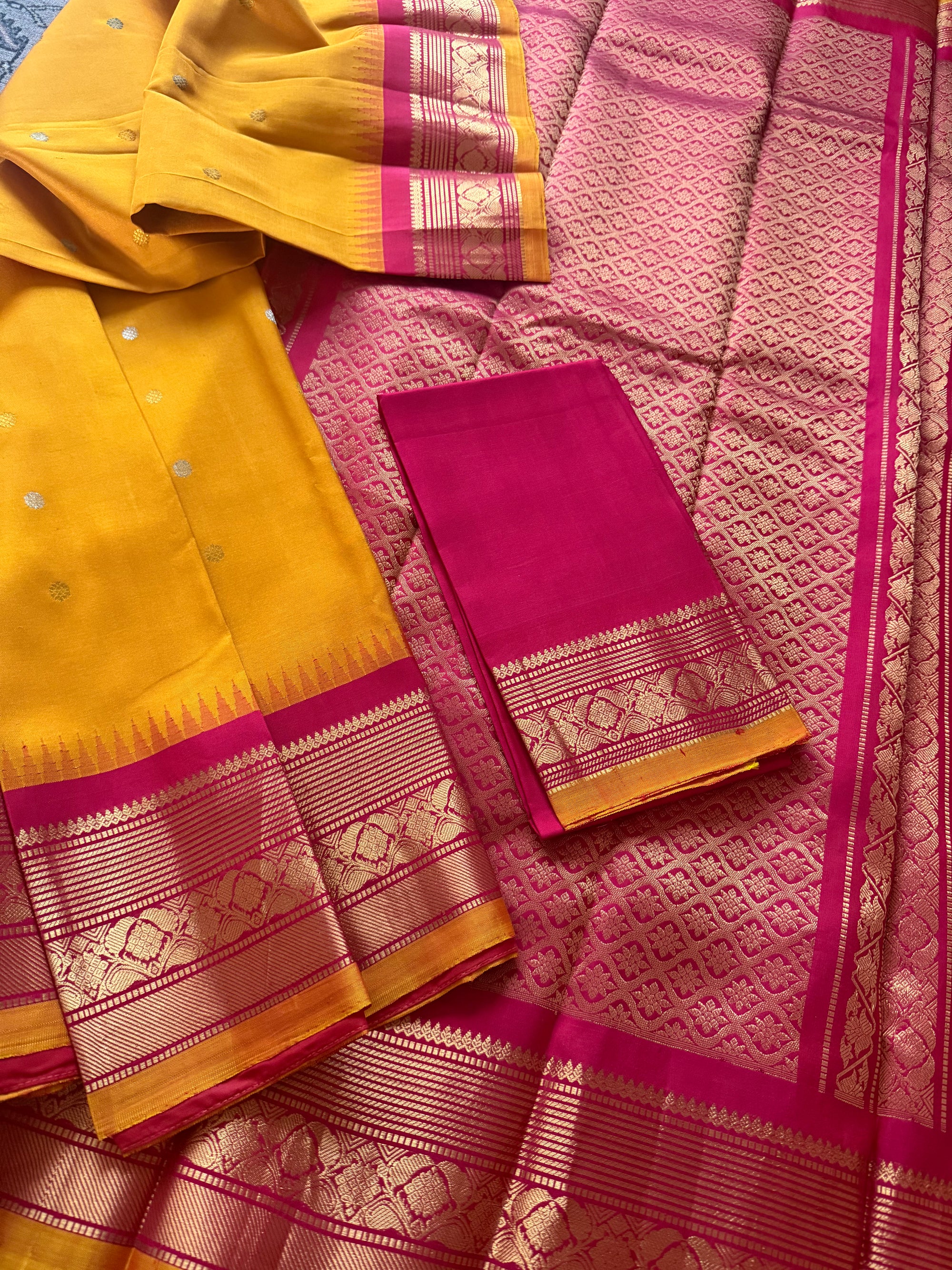 Kuttu Gadwal Silk : Pumpkin Yellow &amp; Ruby Pink