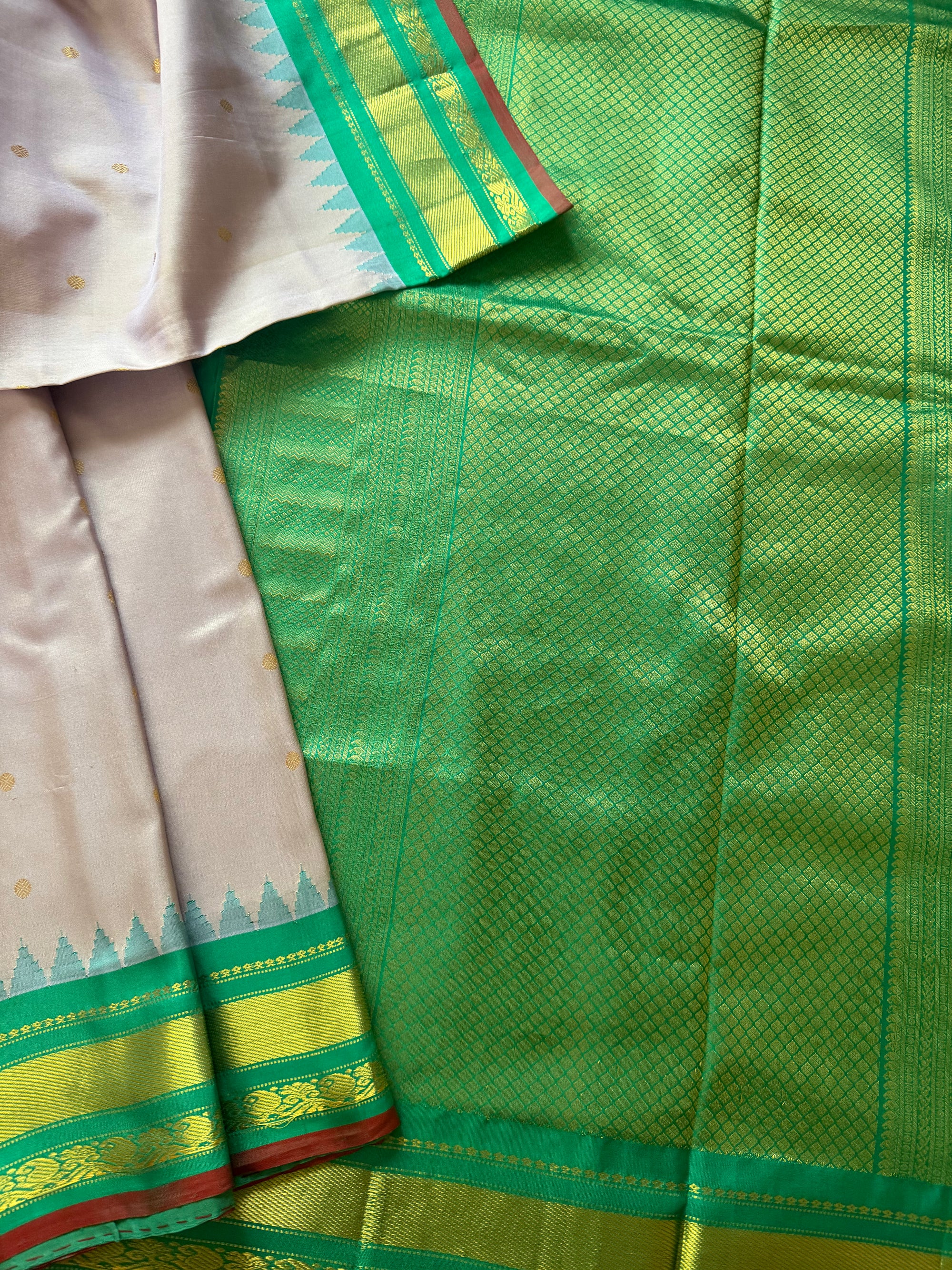 Kuttu Gadwal Silk : Lavender + Rama green
