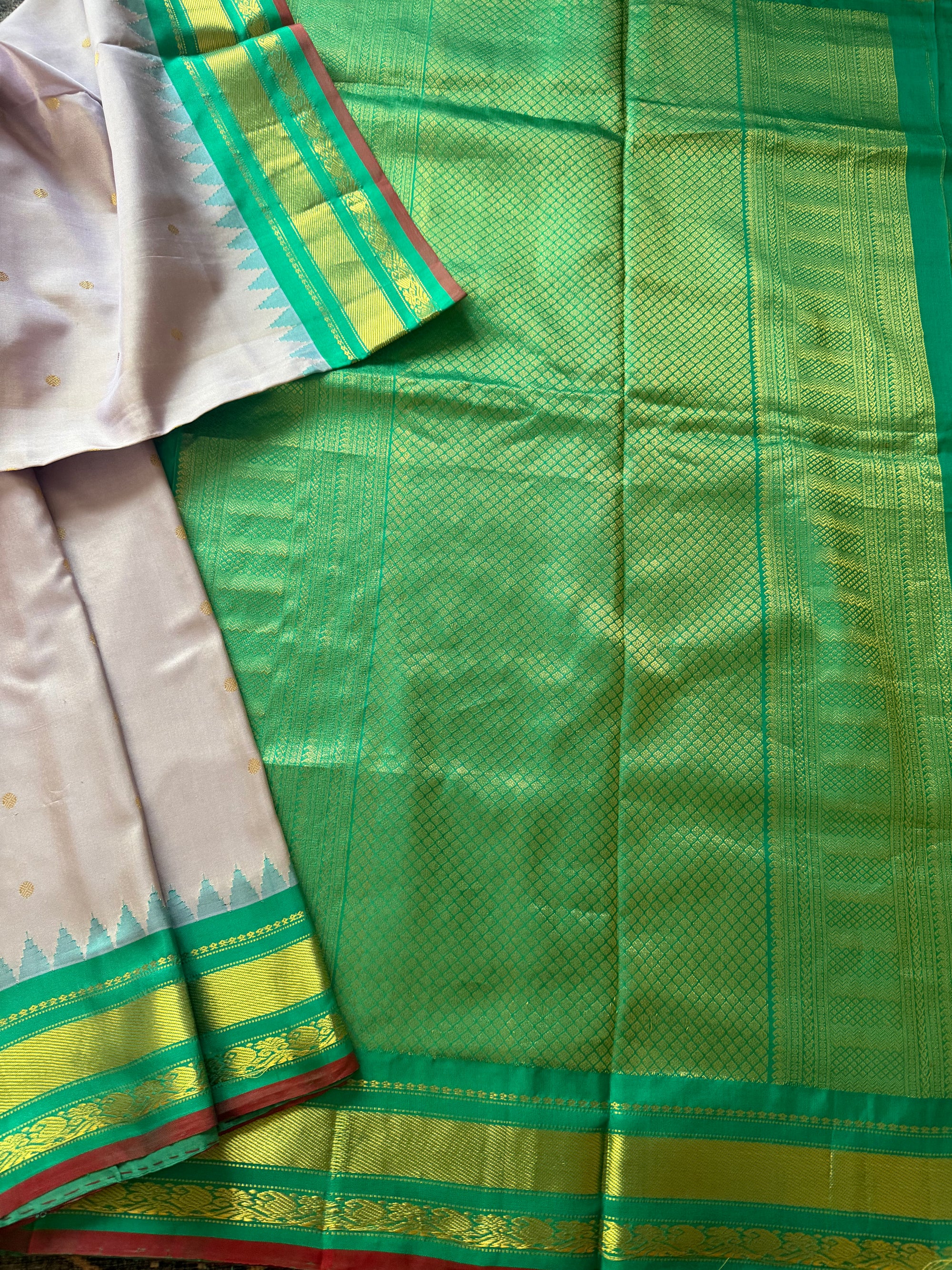 Kuttu Gadwal Silk : Lavender + Rama green