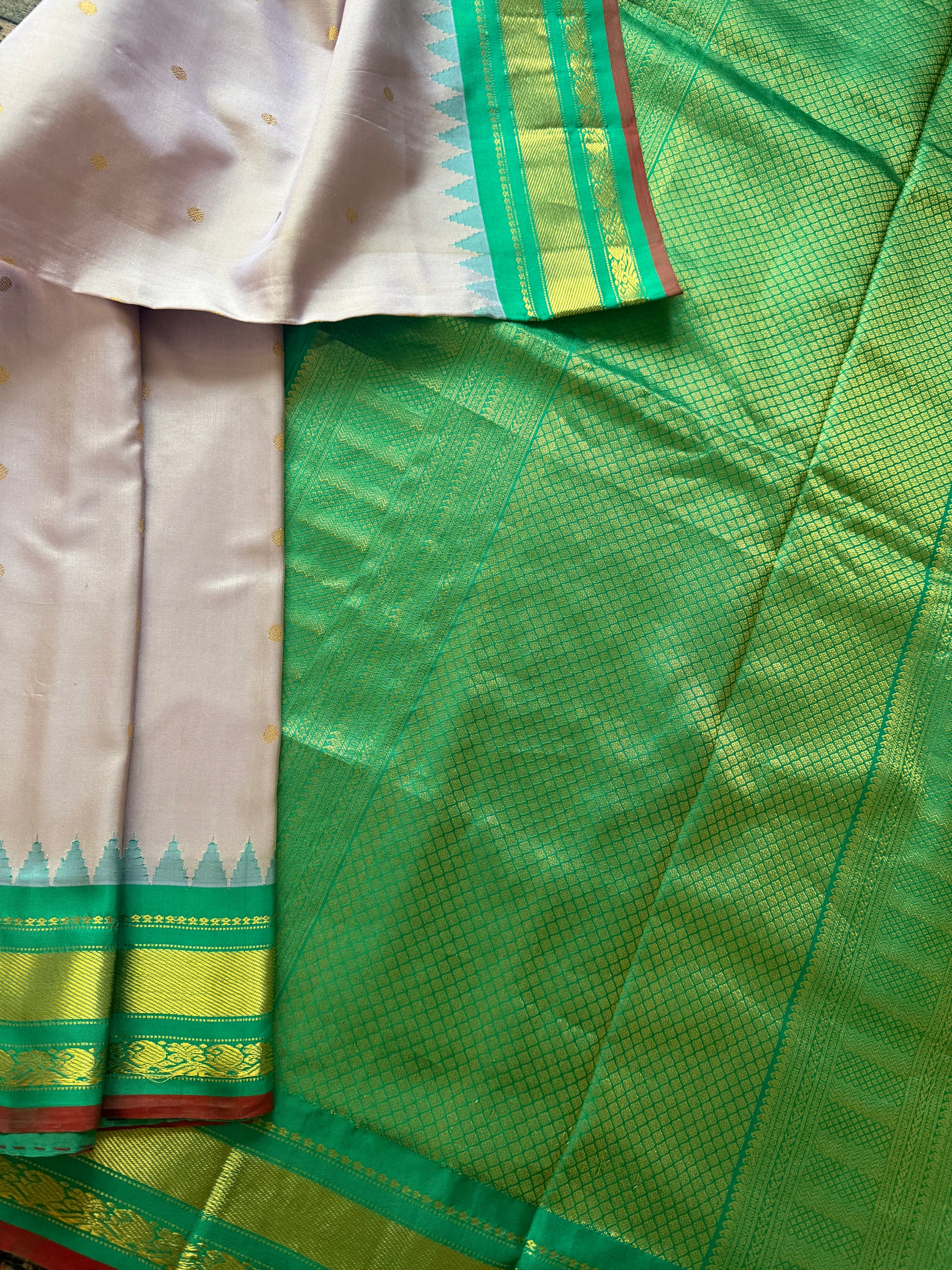 Kuttu Gadwal Silk : Lavender + Rama green