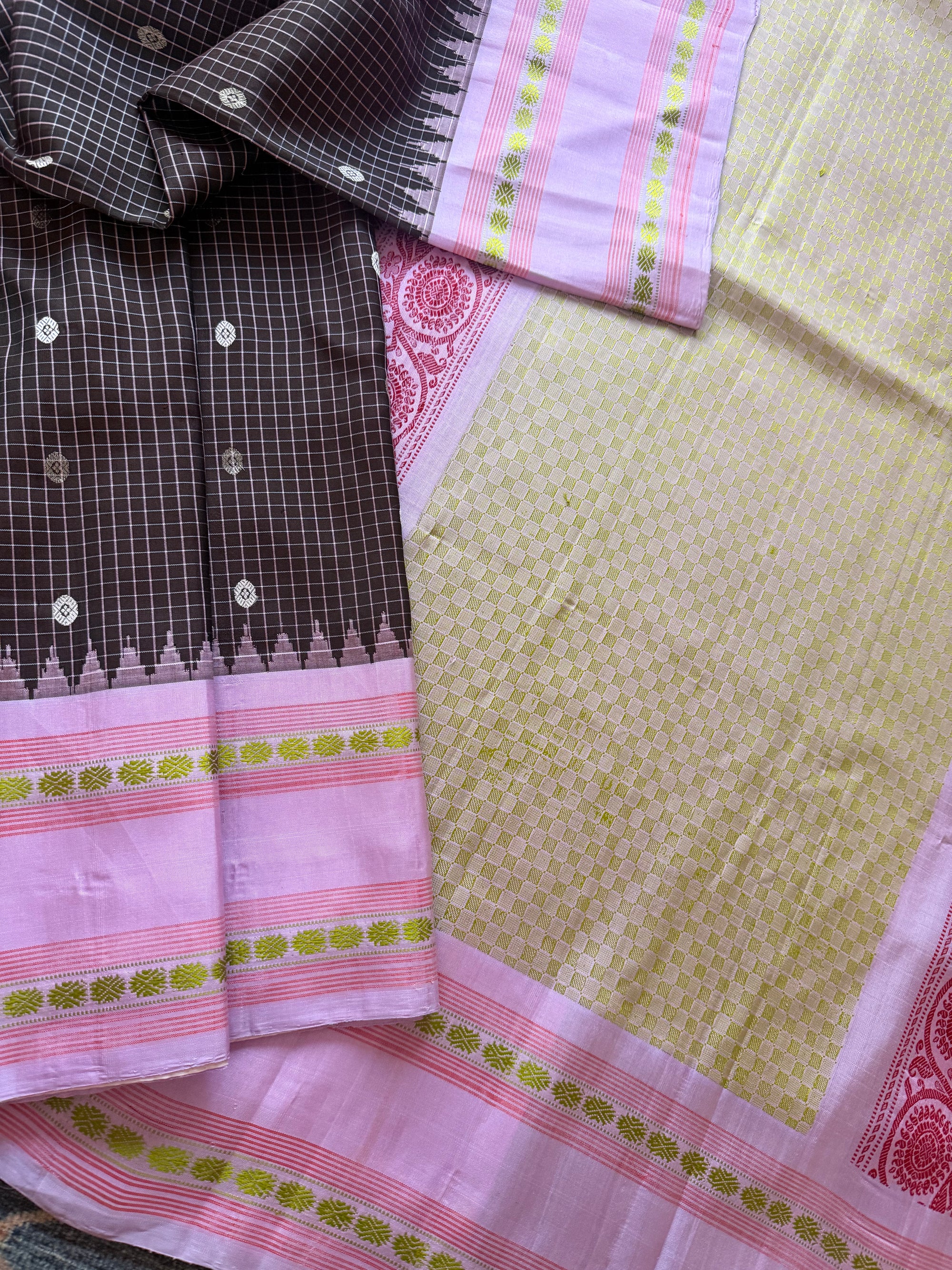 Kuttu Gadwal Silk : Brown + Lavender