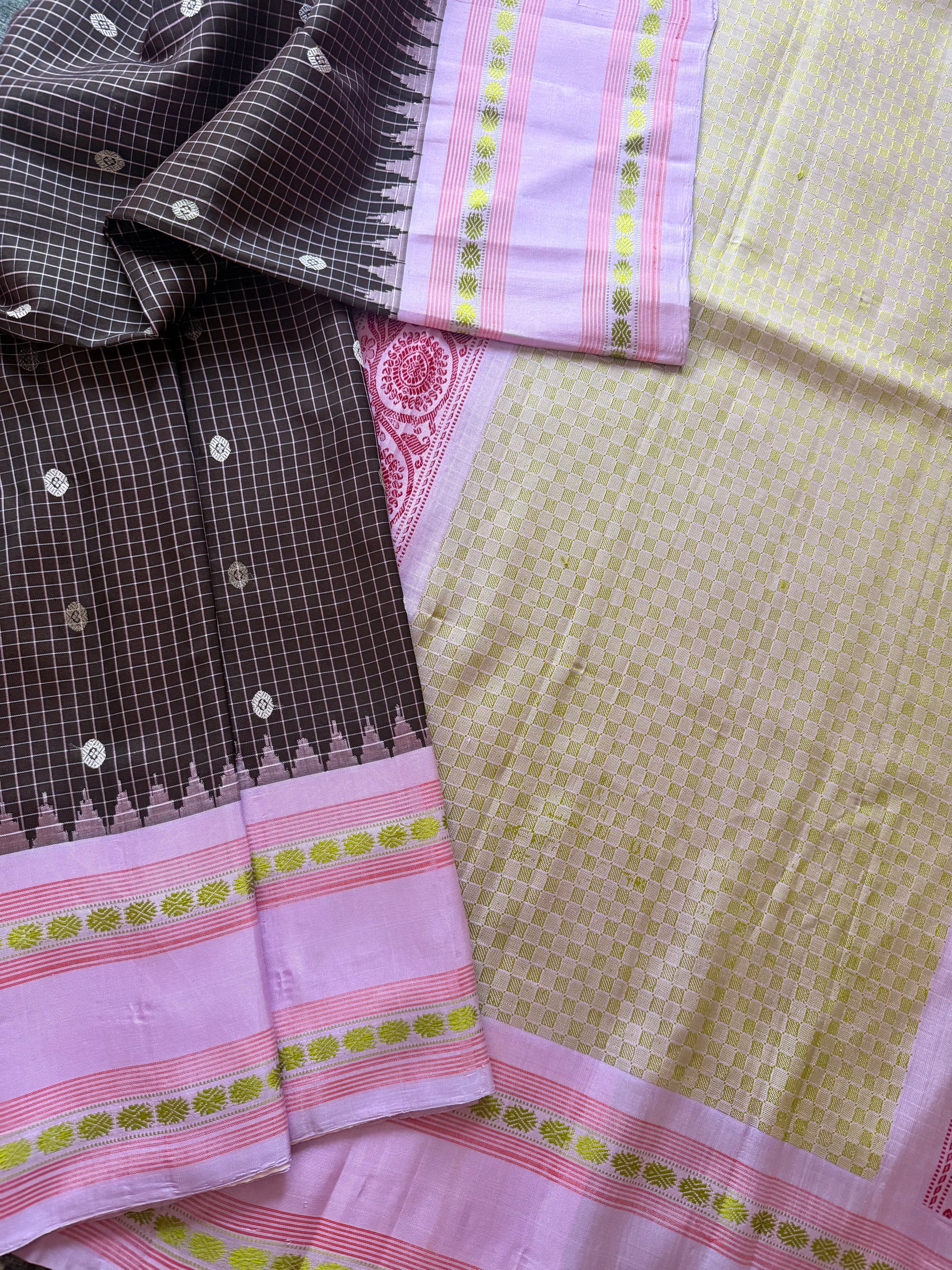 Kuttu Gadwal Silk : Brown + Lavender