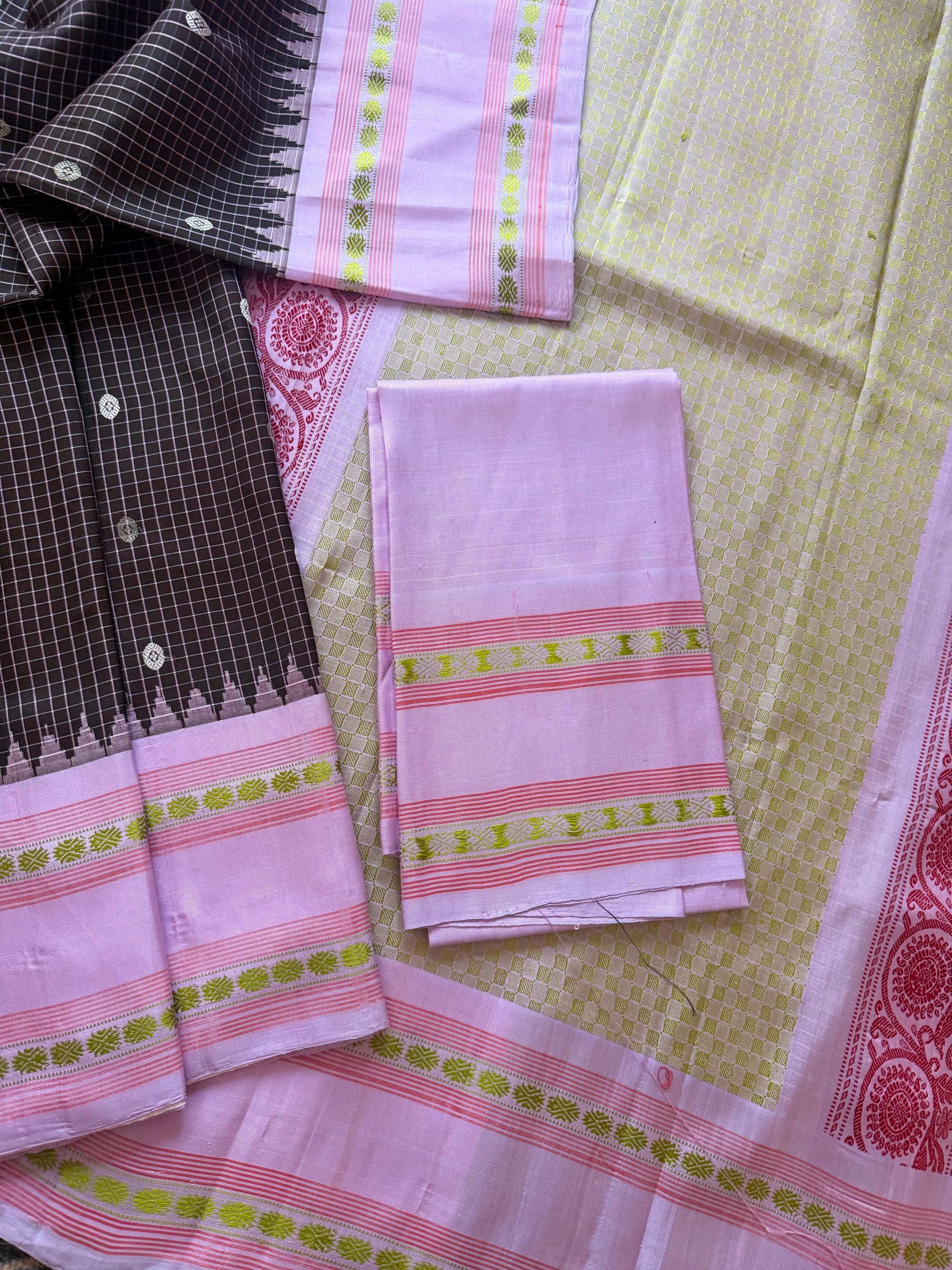 Kuttu Gadwal Silk : Brown + Lavender