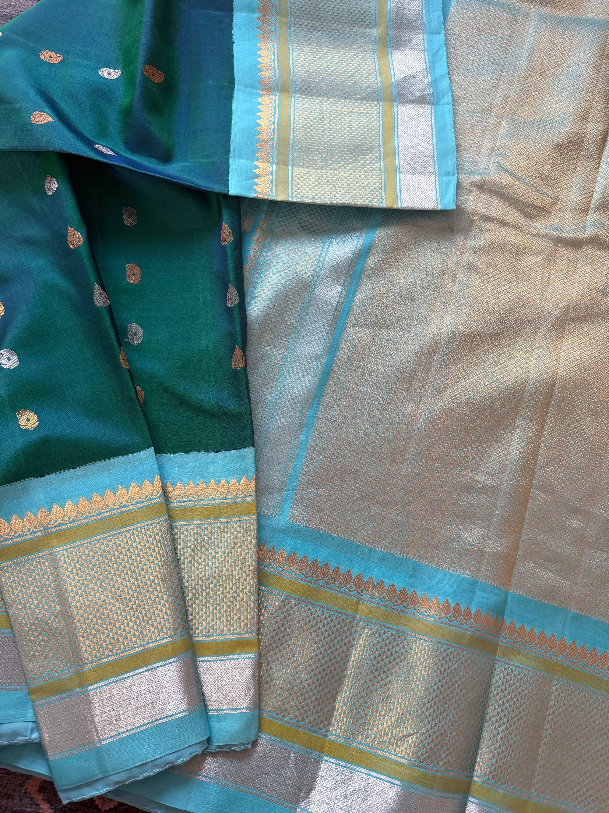 Kuttu Gadwal Silk : Peacock Green + Turquoise