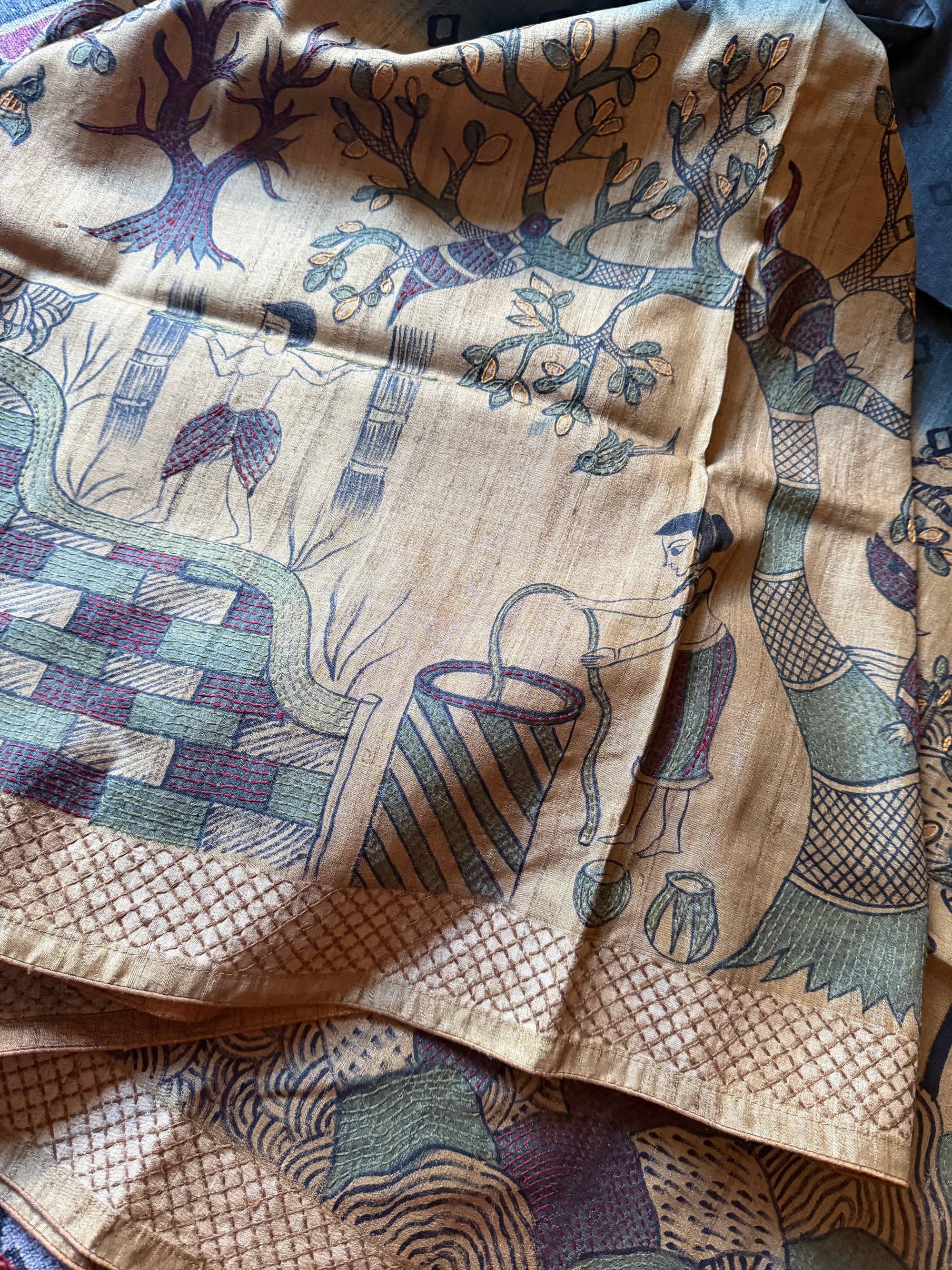 Kamaniya Kantha : Handcrafted Tussar