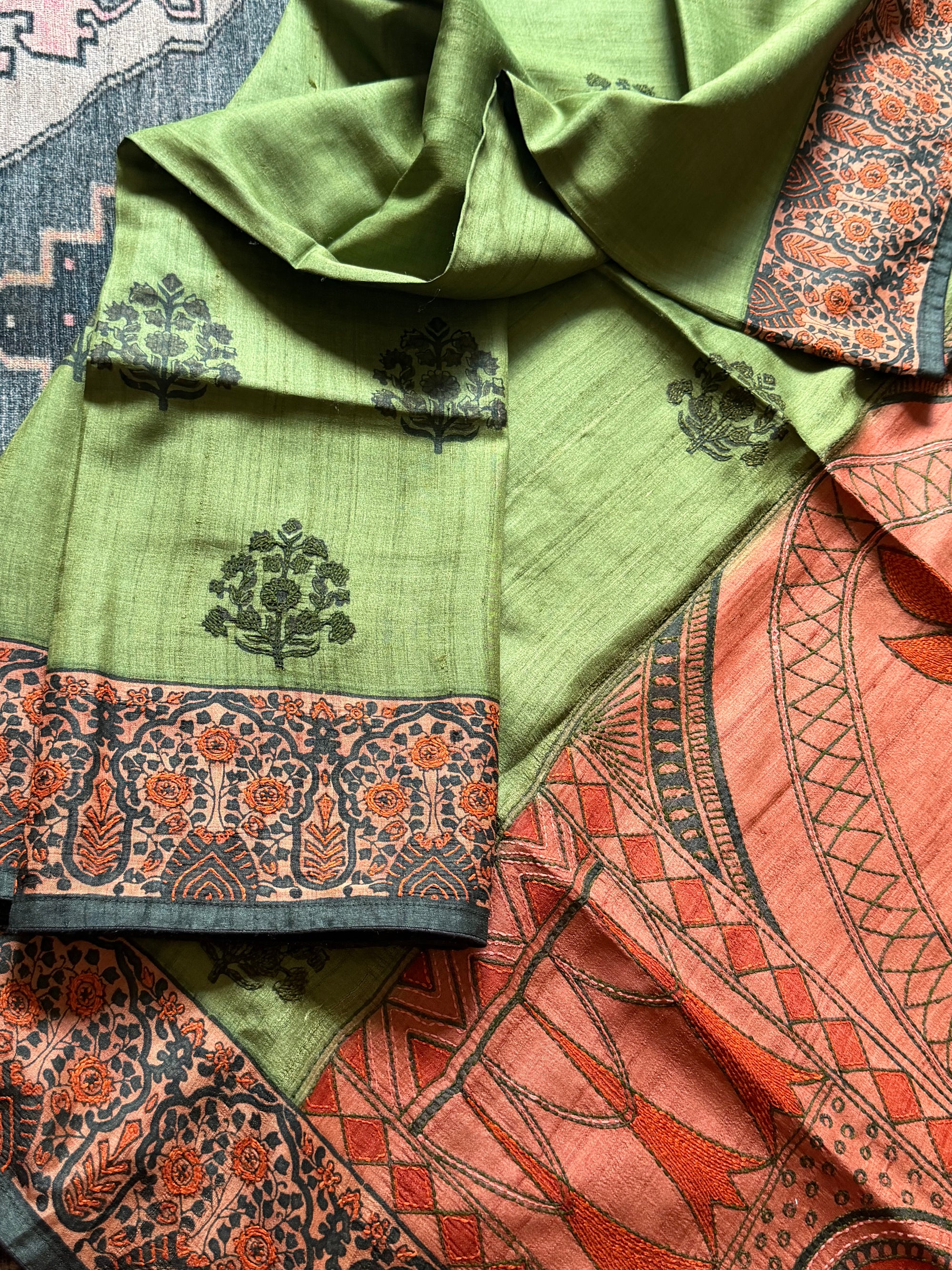 Kamaniya Kantha : Handcrafted Tussar