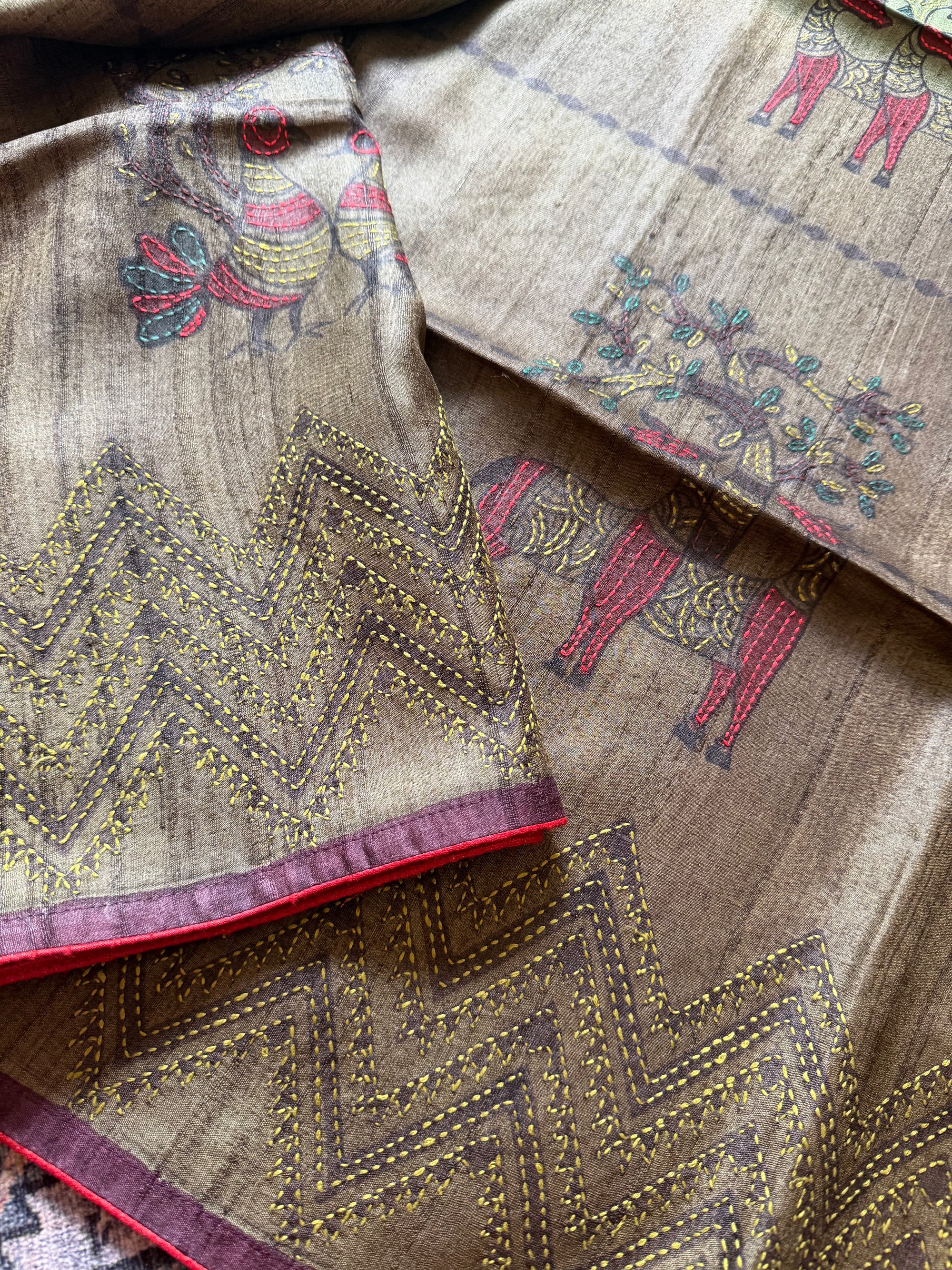 Kamaniya Kantha : Handcrafted Tussar