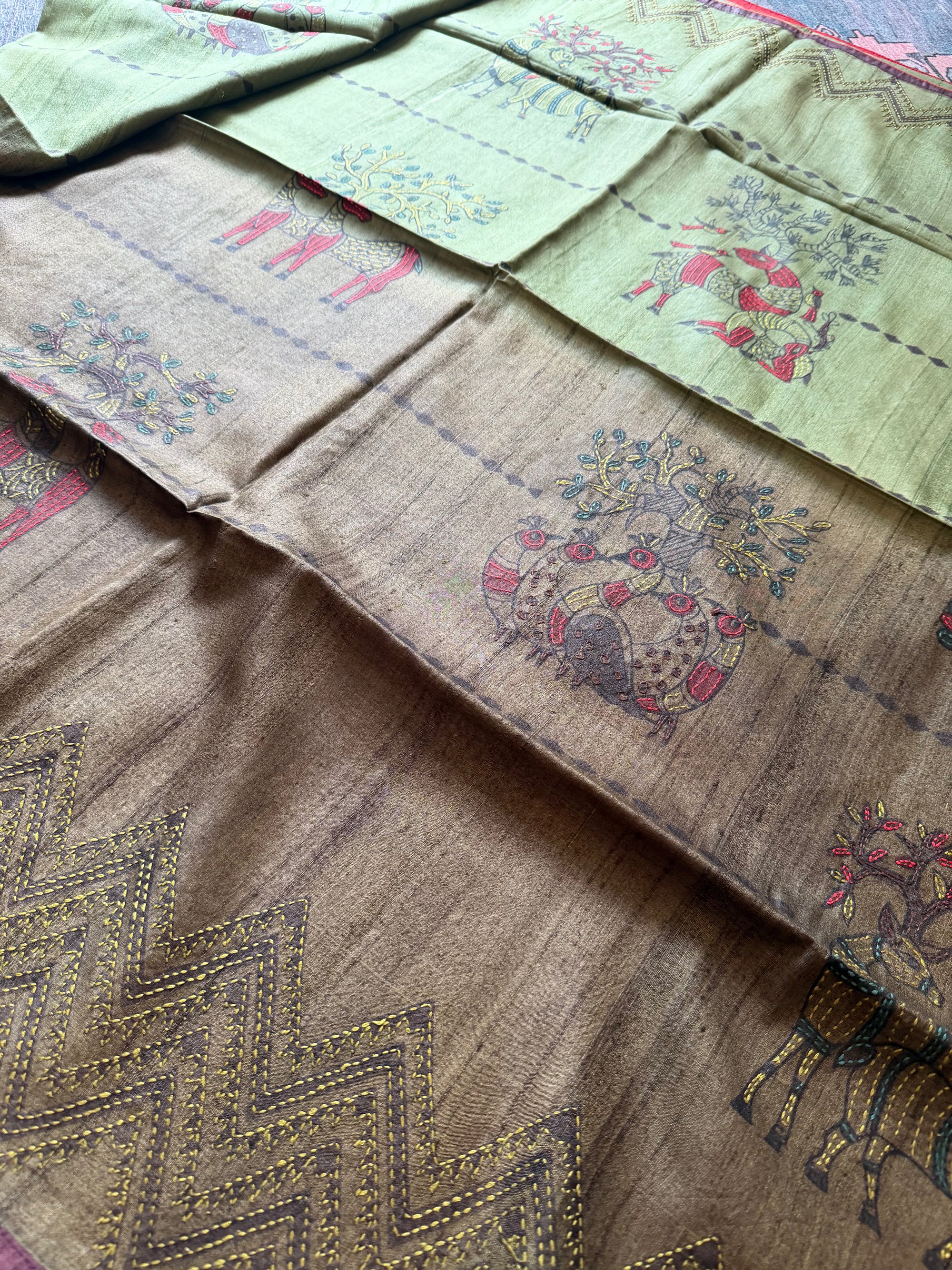 Kamaniya Kantha : Handcrafted Tussar