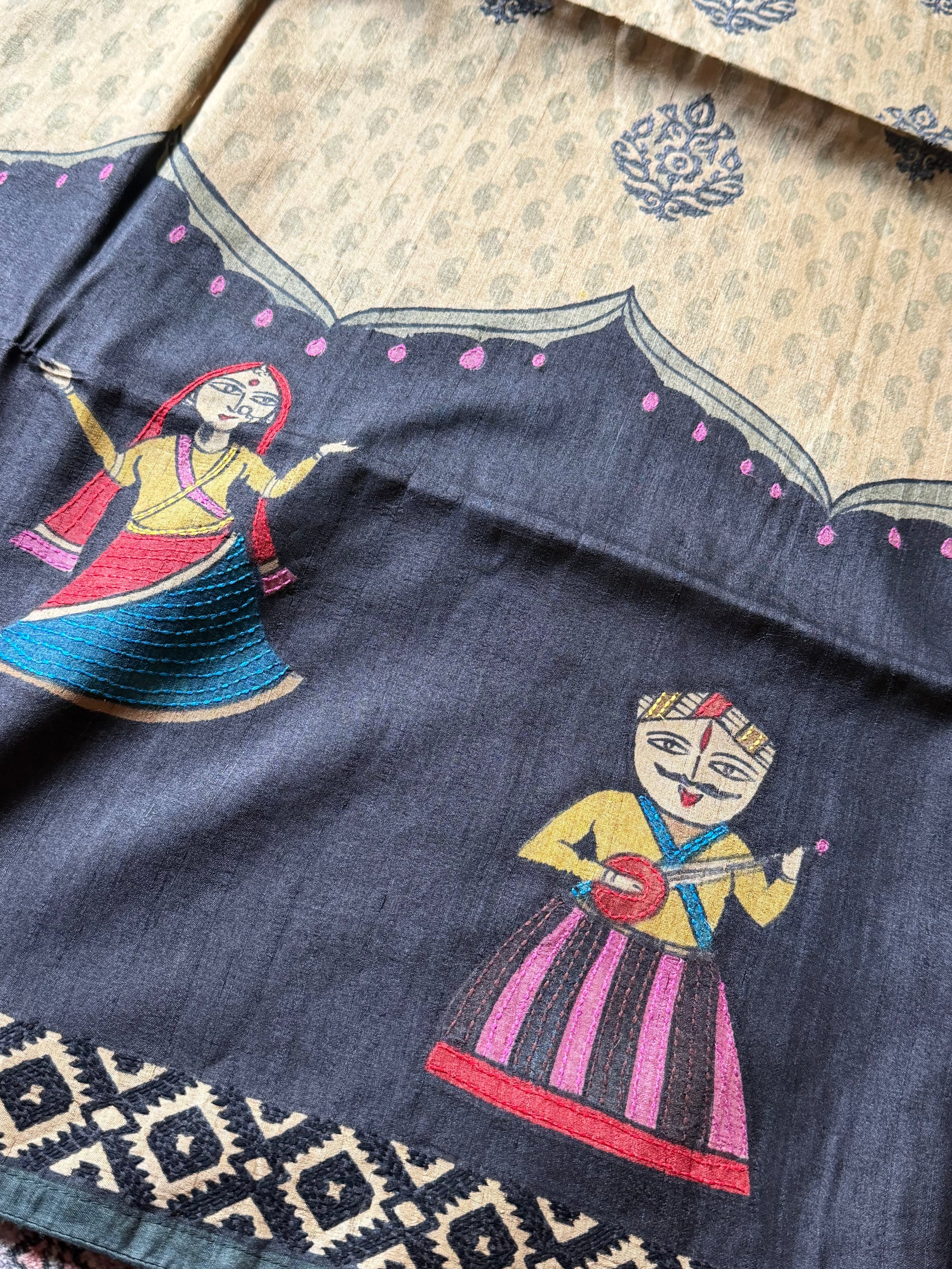 Kamaniya Kantha : Handcrafted Tussar