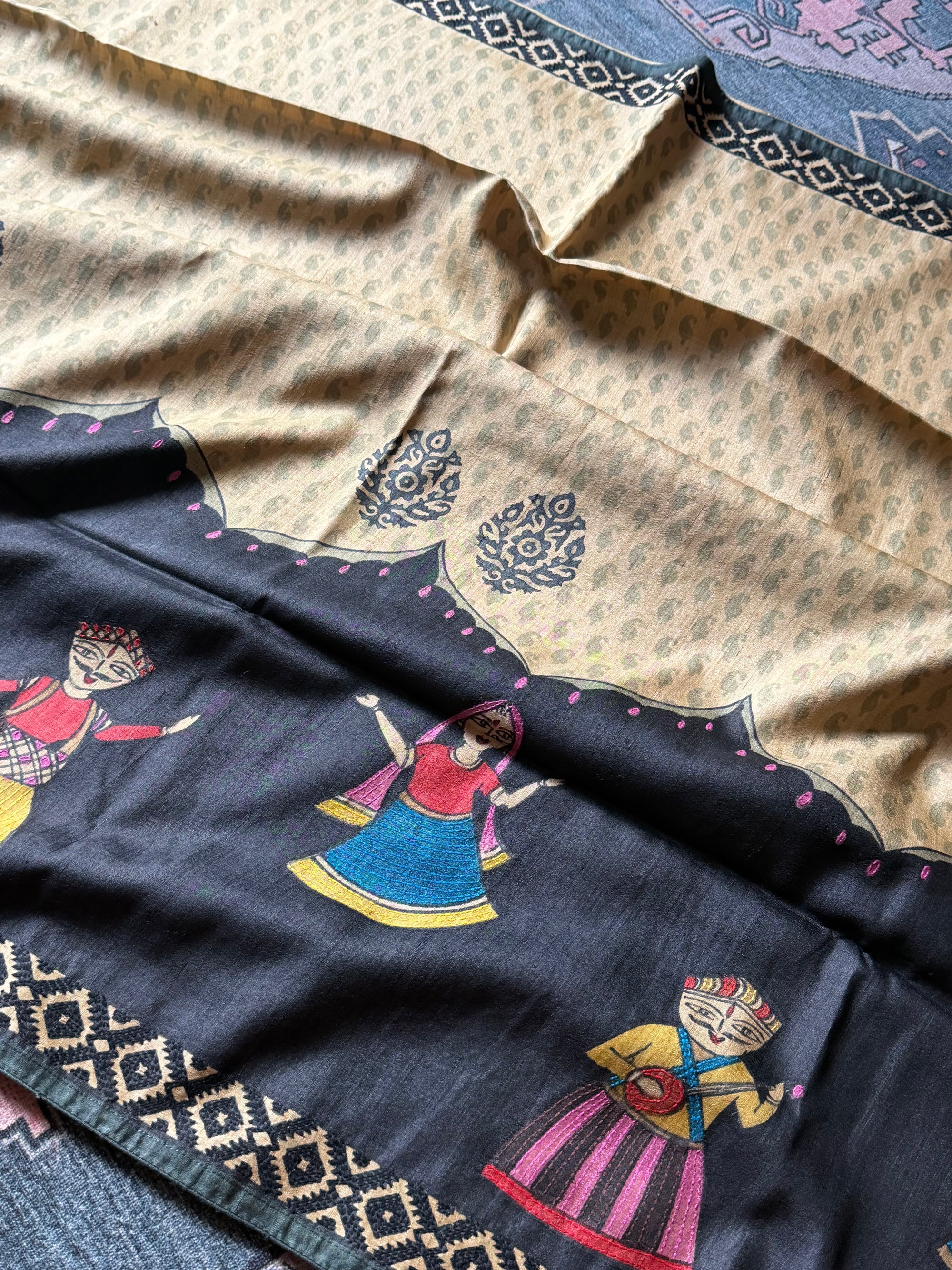 Kamaniya Kantha : Handcrafted Tussar