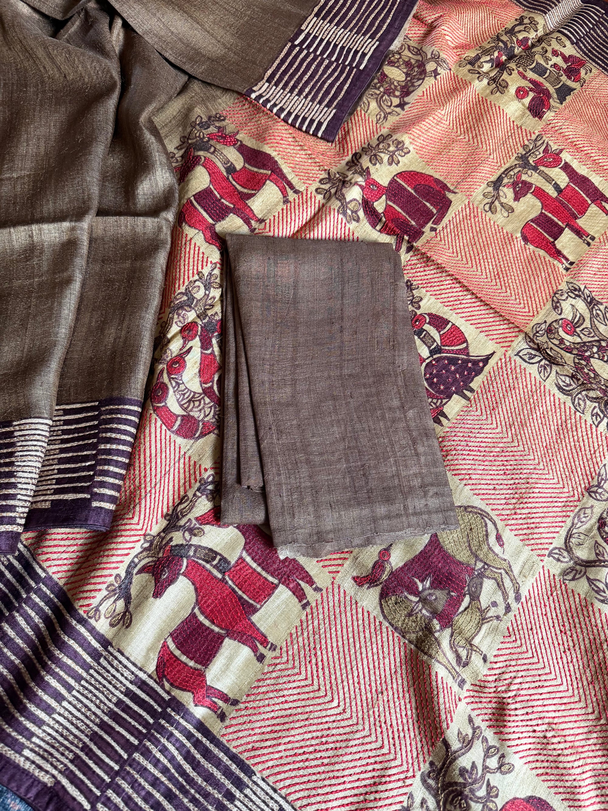 Kamaniya Kantha : Handcrafted Tussar