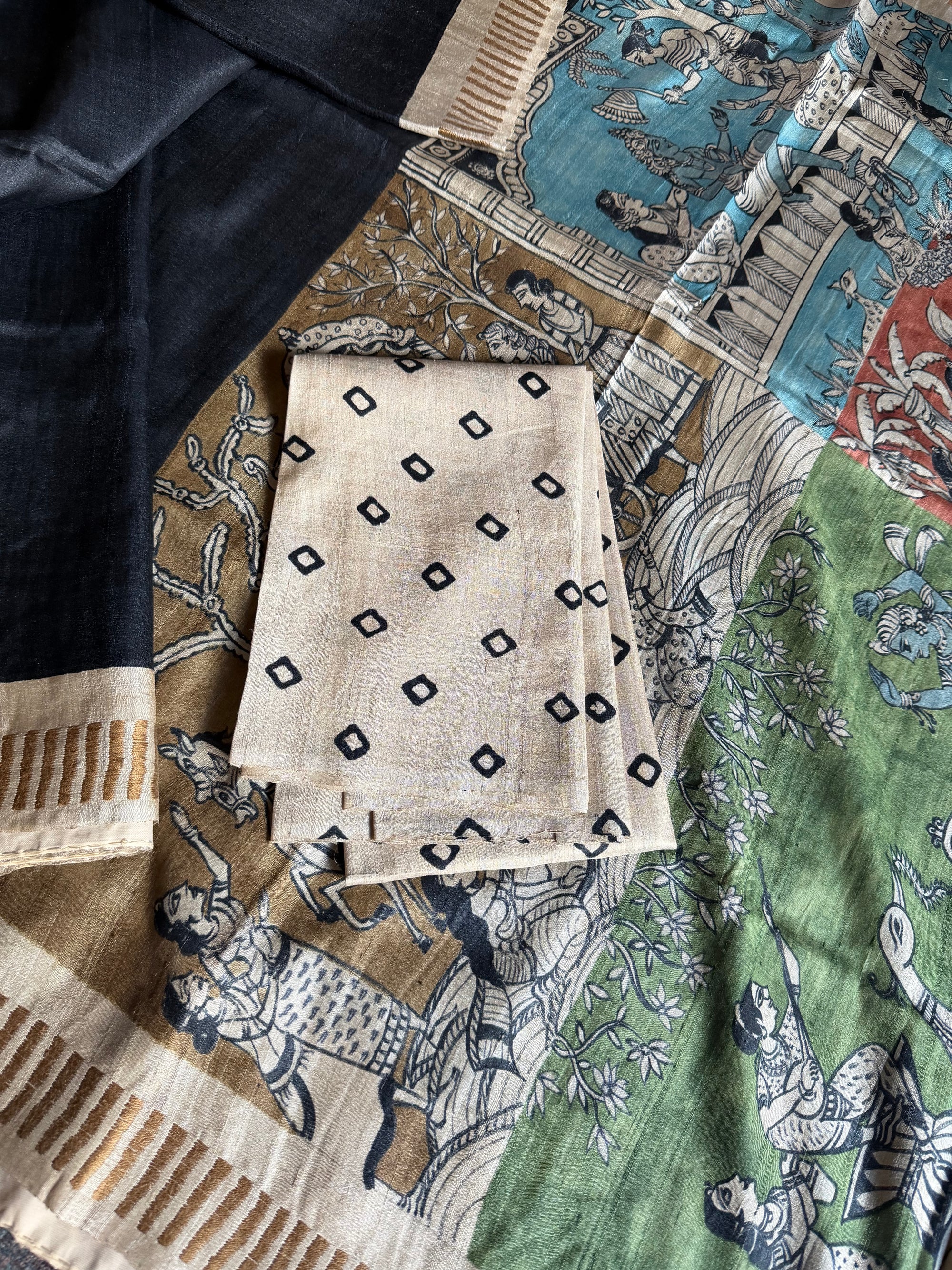 Kamaniya Kantha : Handcrafted Tussar