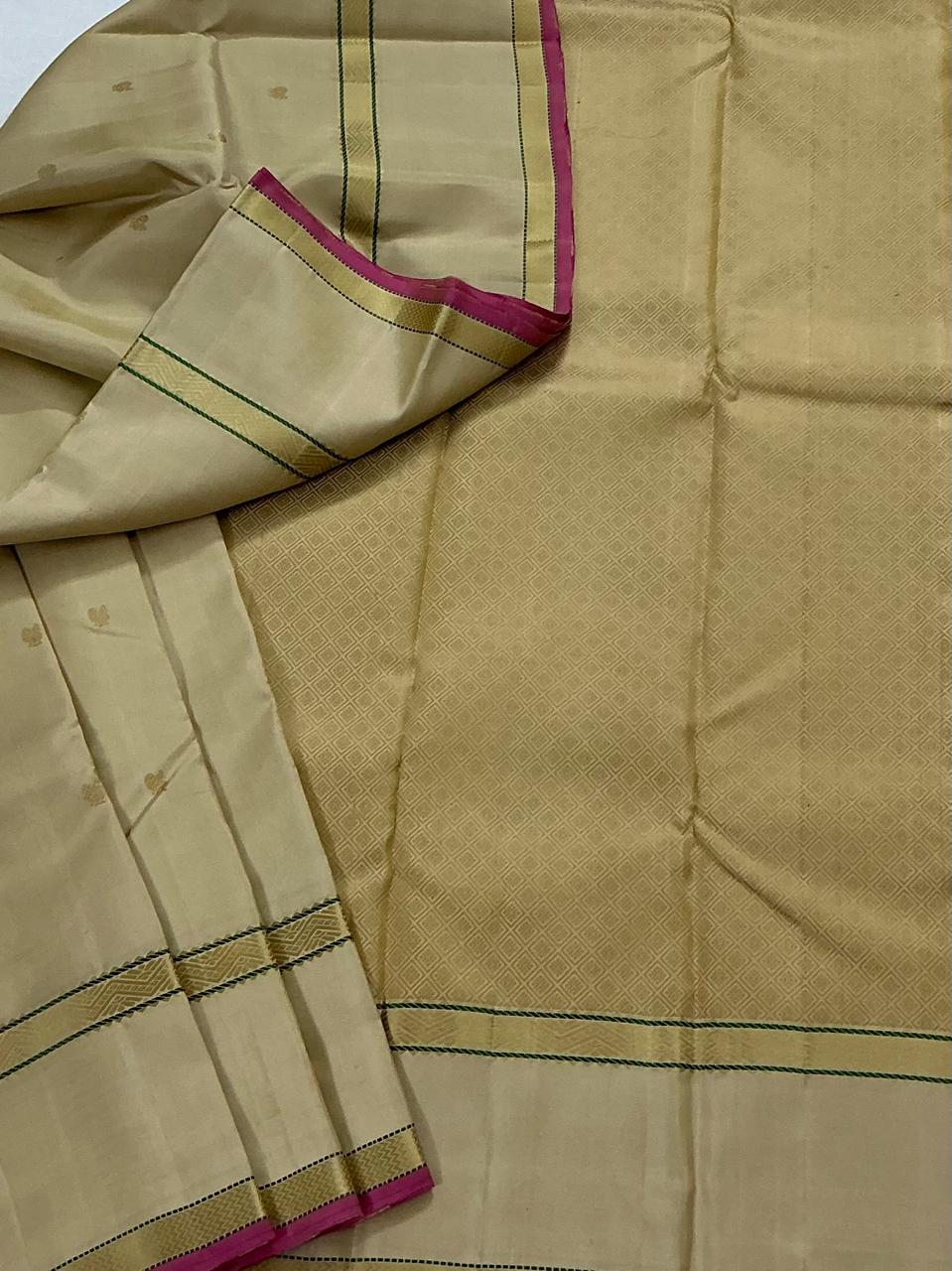No Zari  Kanjivaram Silk : SELF BORDERS (Ivory)