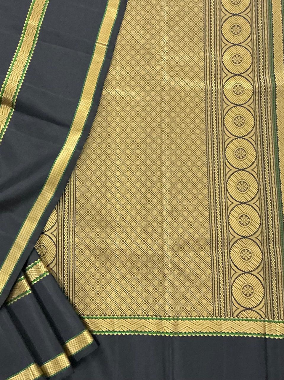 No Zari  Kanjivaram Silk : SELF BORDERS (Black)