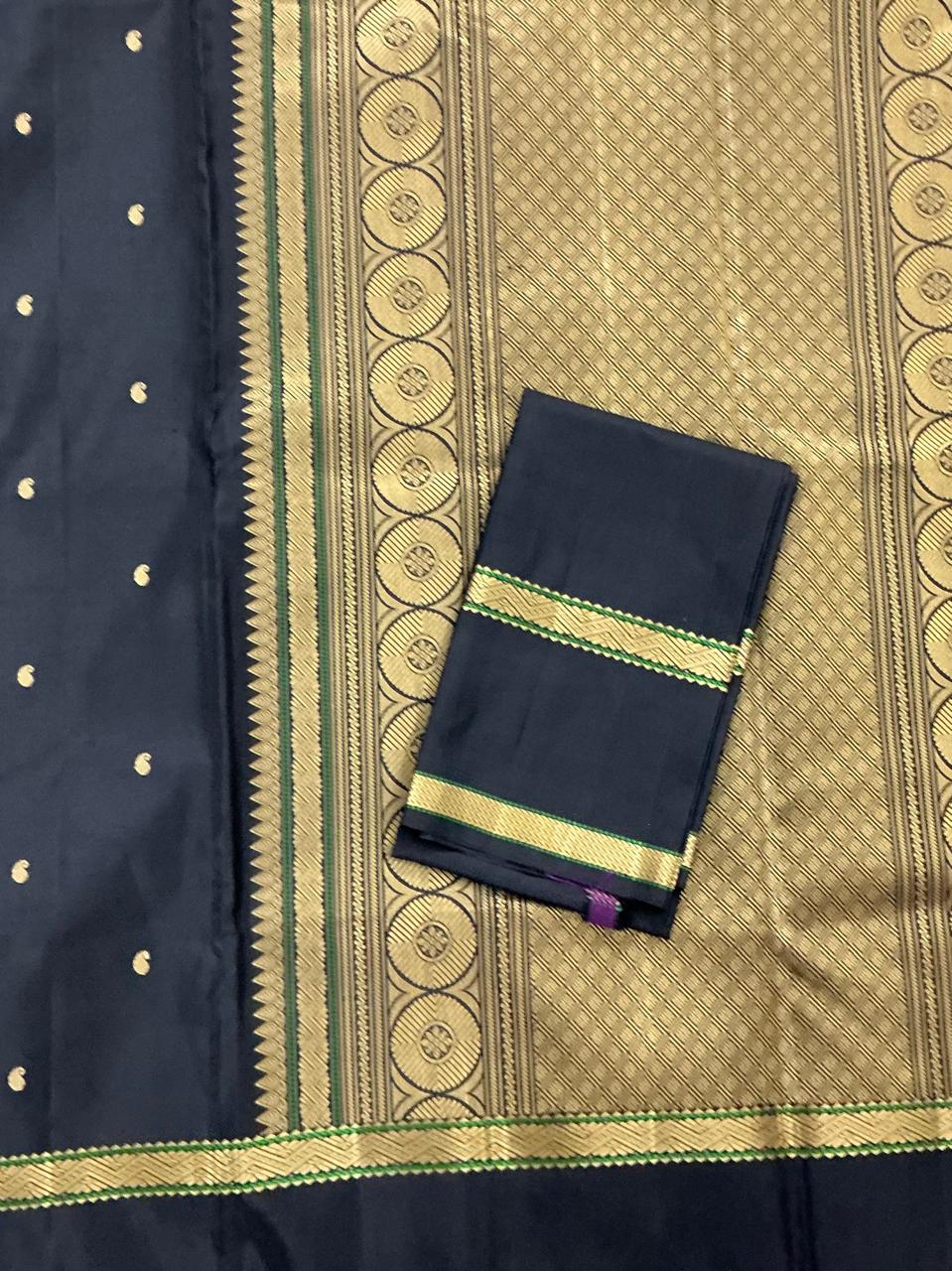 No Zari  Kanjivaram Silk : SELF BORDERS (Black)