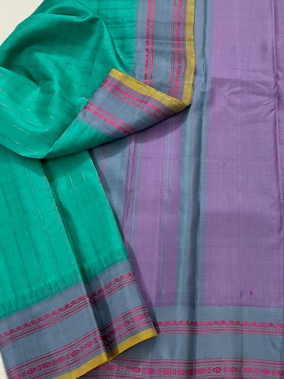 Kuttu Gadwal Silk :No zari