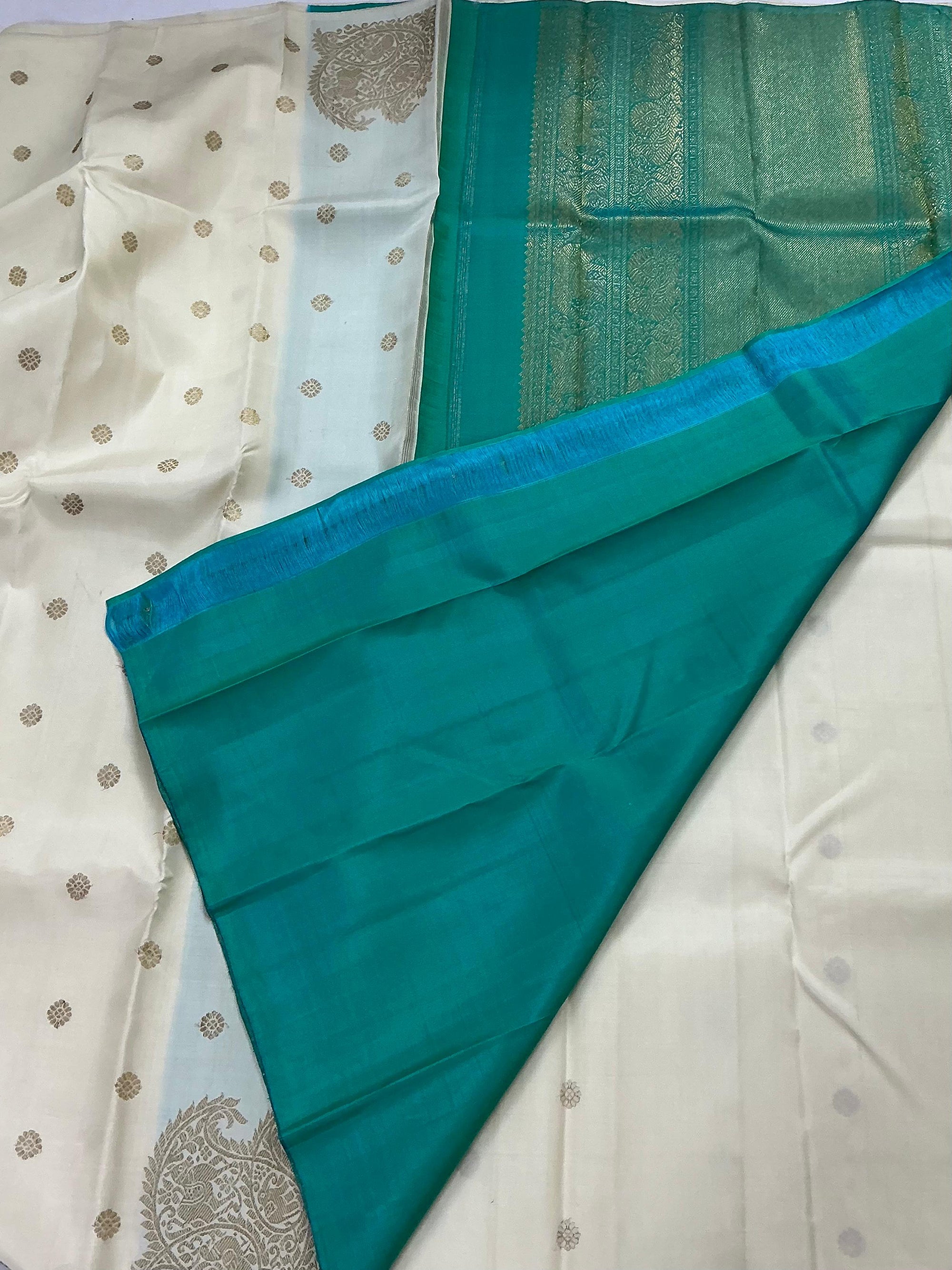 ONAM COLLECTIVE: BORDERLESS KANJIVARAM SILK