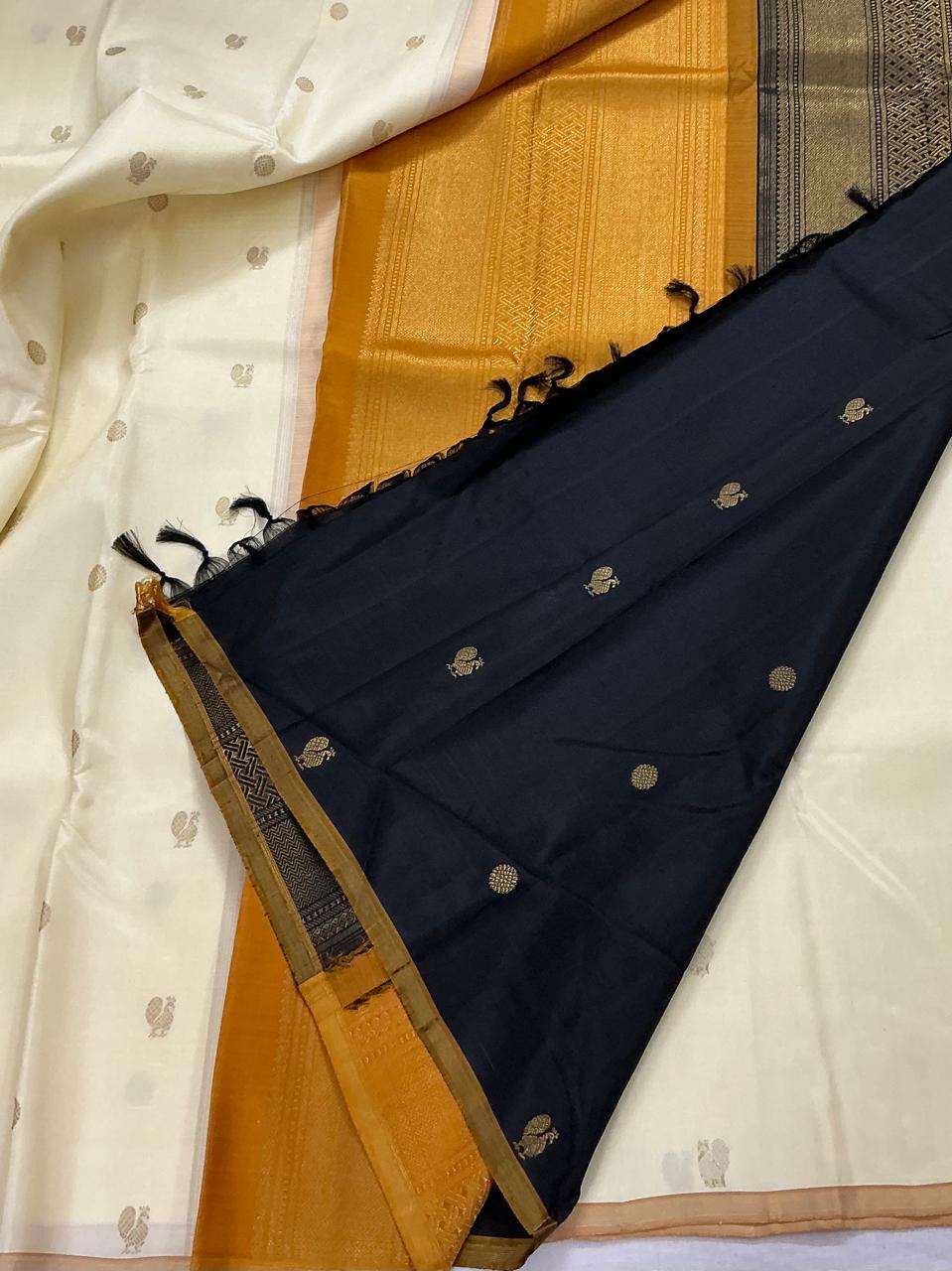 ONAM COLLECTIVE: BORDERLESS KANJIVARAM SILK