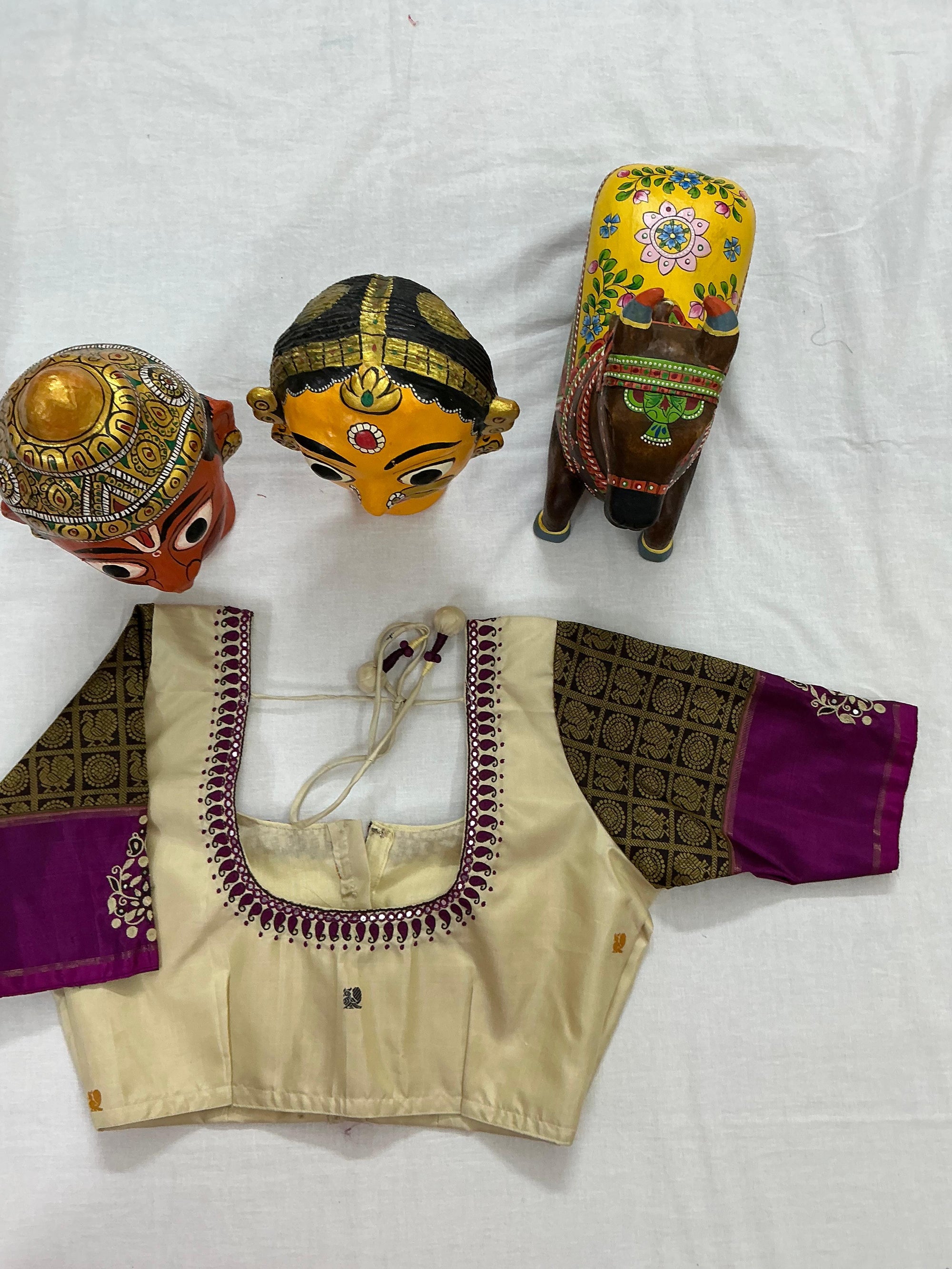 Handcrafted Ready to Wear Blouse : Kanjivaram Silk (Ivory)