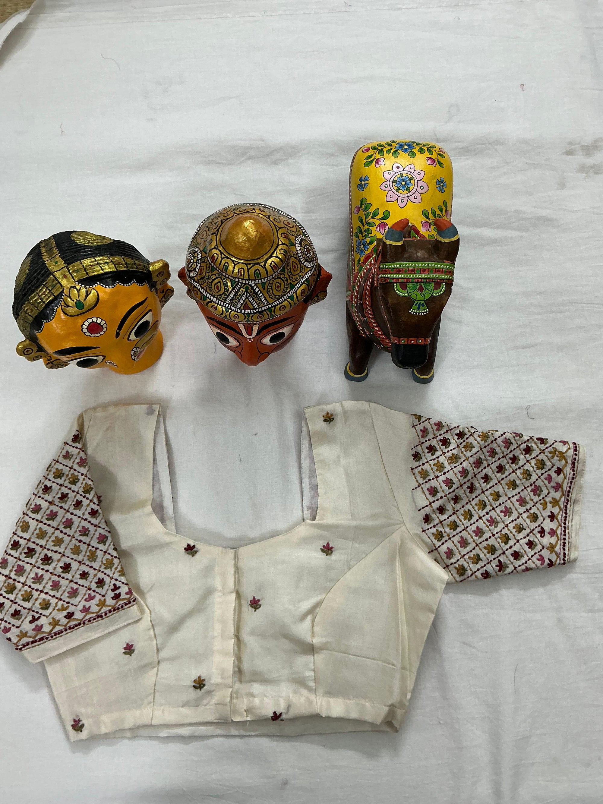 Handcrafted Ready to Wear Blouse : Tussar Kantha Embroidery (Ivory)
