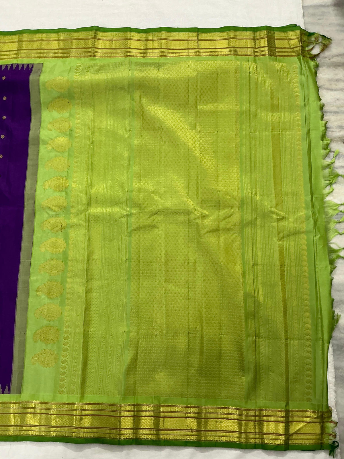 Kuttu Gadwal Silk