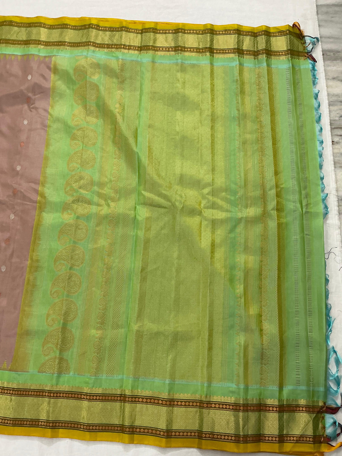 Kuttu Gadwal Silk