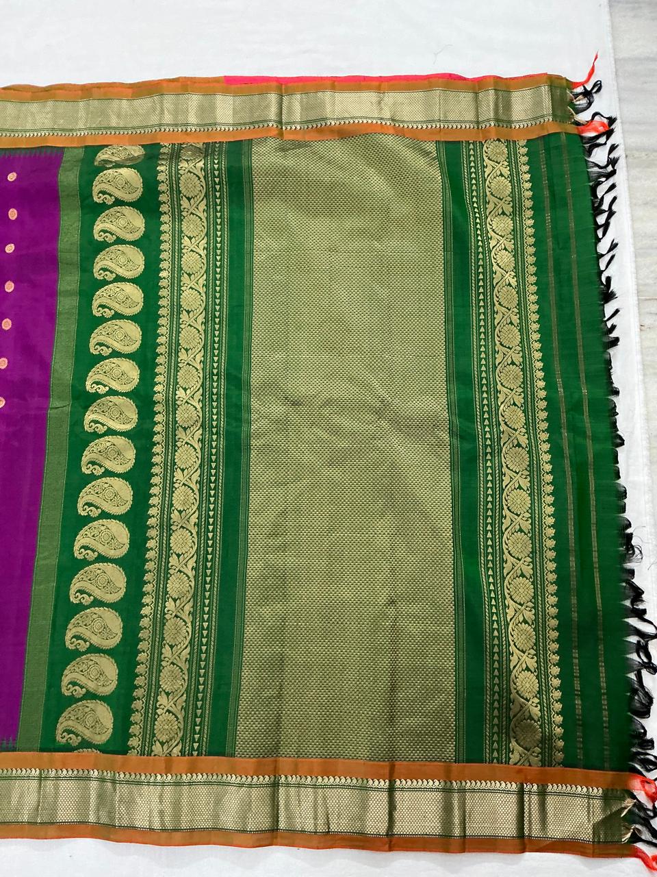 Kuttu Gadwal Silk