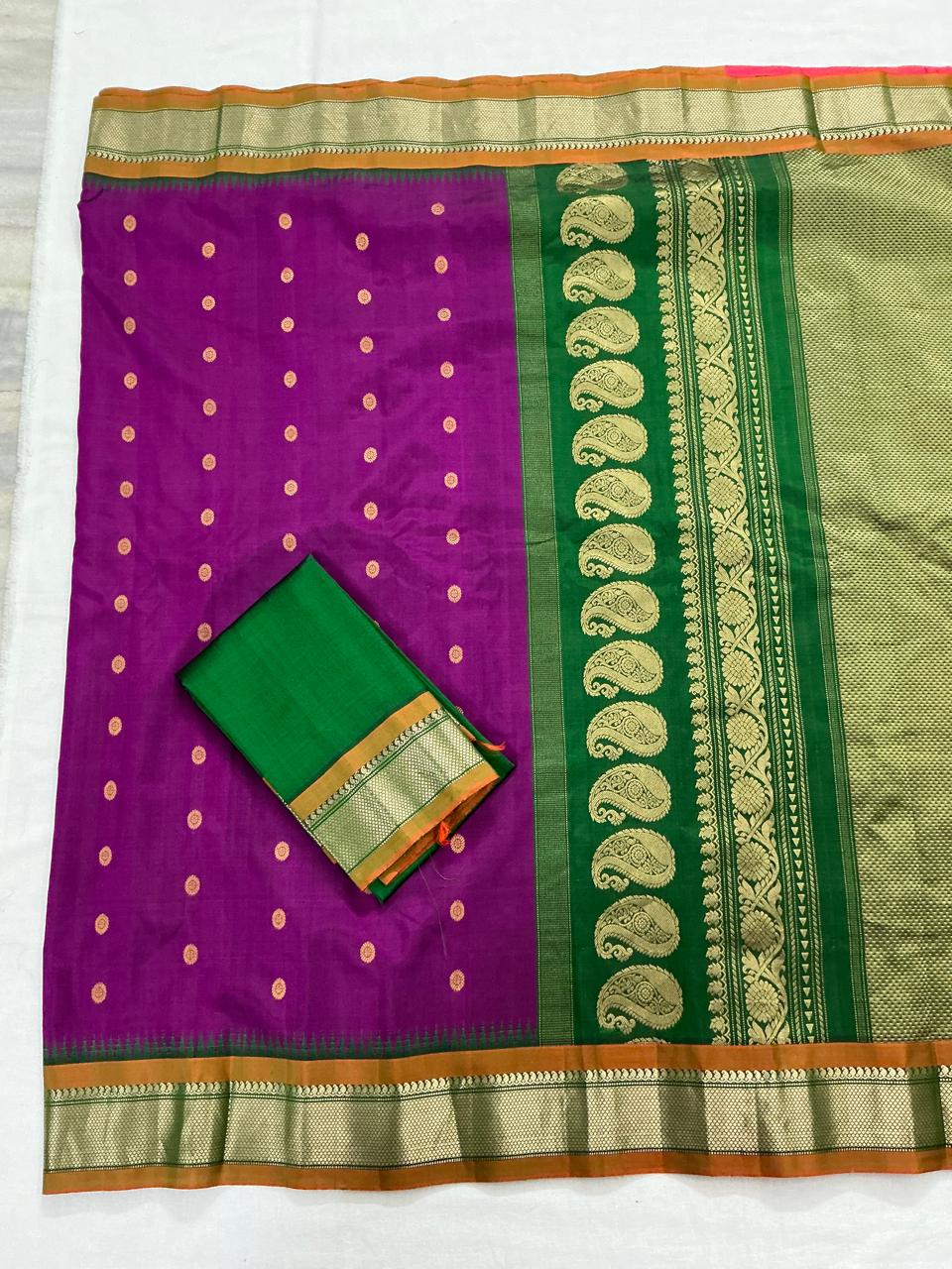Kuttu Gadwal Silk