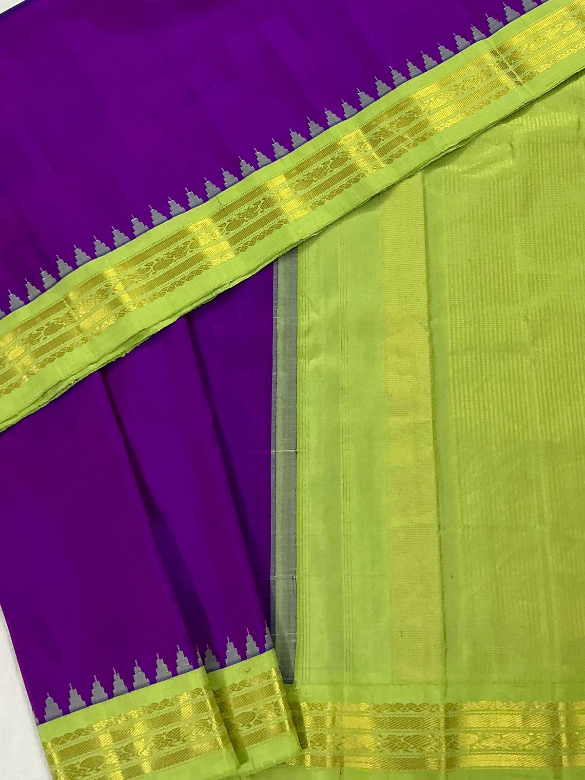 Kuttu Gadwal Silk