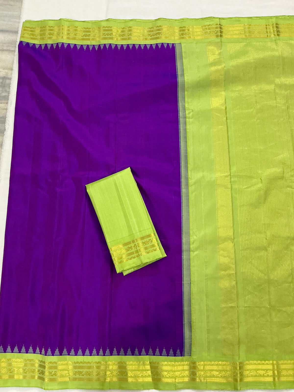 Kuttu Gadwal Silk