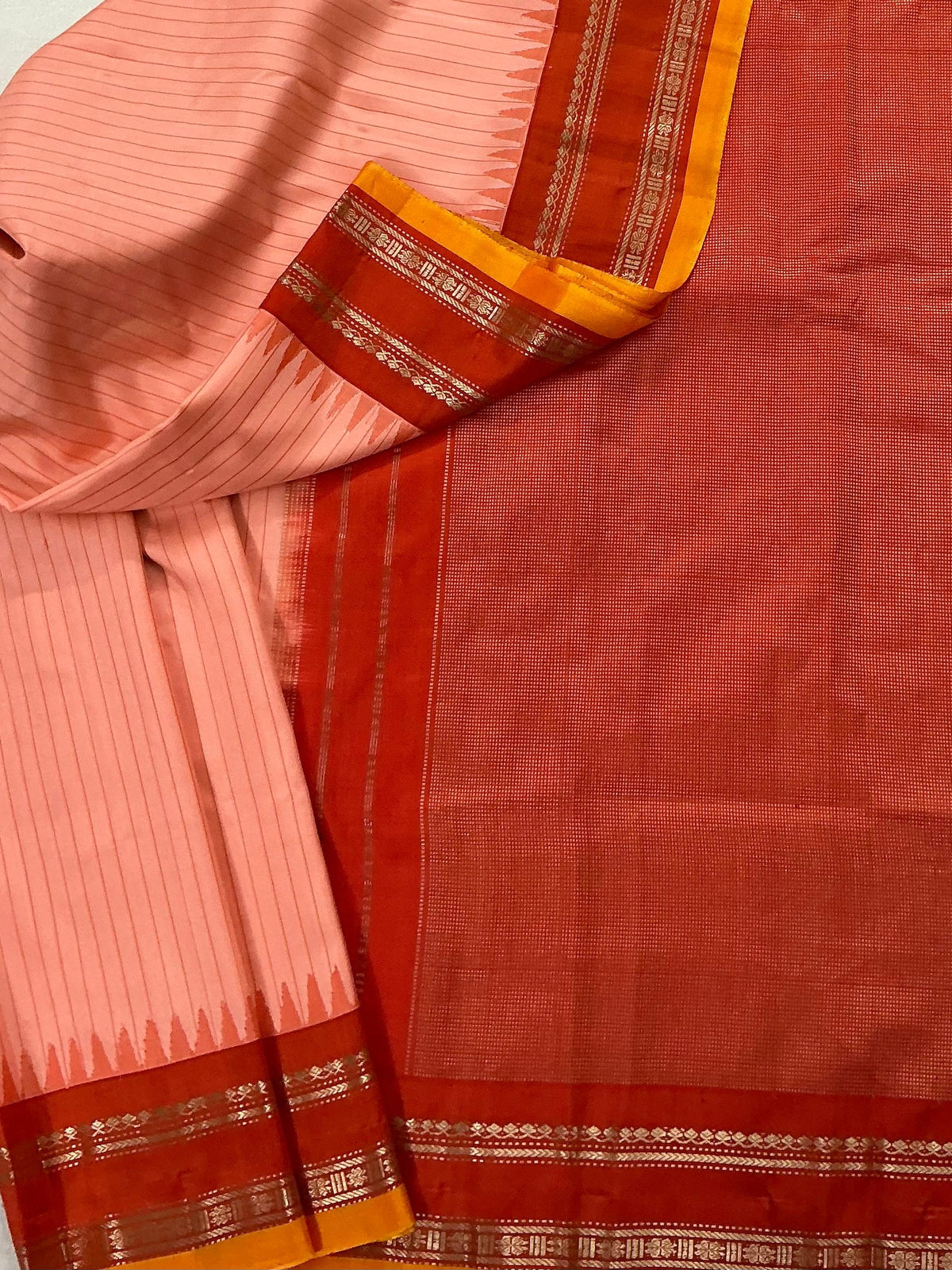 Kuttu Gadwal Silk