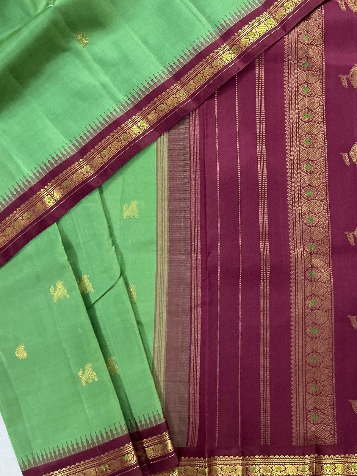MAATHEY: Small border Kanjivaram Silk (Jade Green + Arakku)