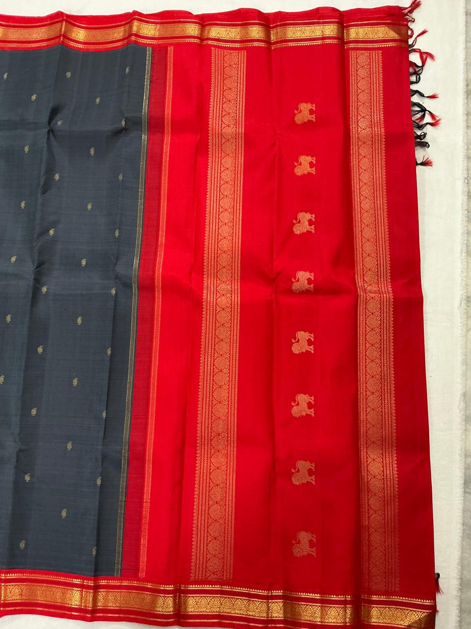 MAATHEY: Small border Kanjivaram Silk (Elephant Grey &amp; Red)
