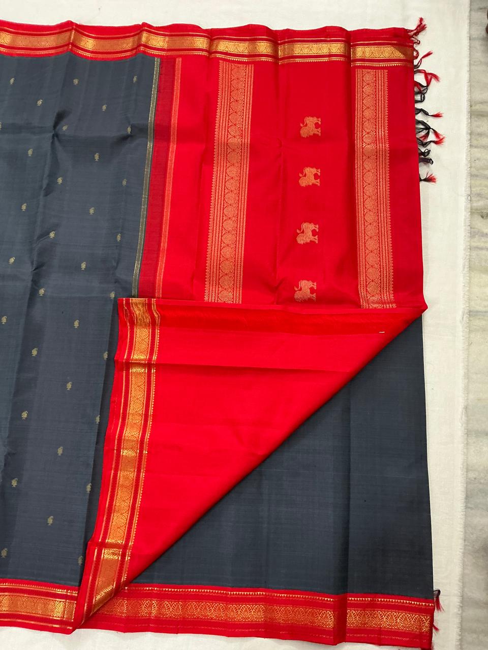 MAATHEY: Small border Kanjivaram Silk (Elephant Grey &amp; Red)