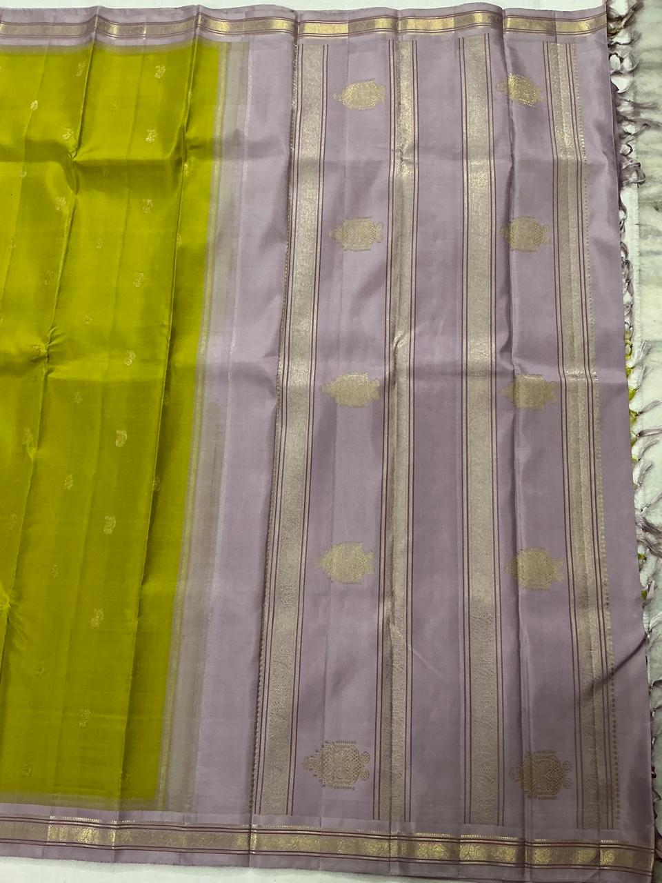 MAATHEY: Small border Kanjivaram Silk (Olive Green &amp; Lavender)