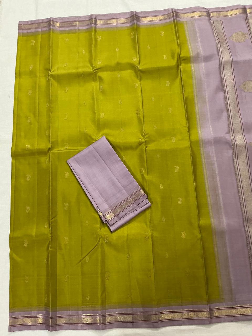 MAATHEY: Small border Kanjivaram Silk (Olive Green &amp; Lavender)