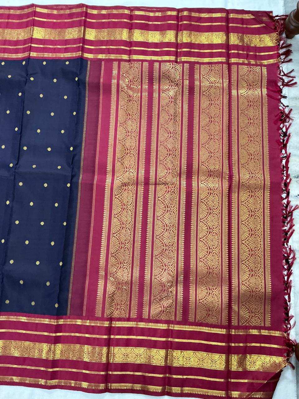 MYTHILI:   Korvai Kanjivaram Silk (Midnight Blue + Arakku)