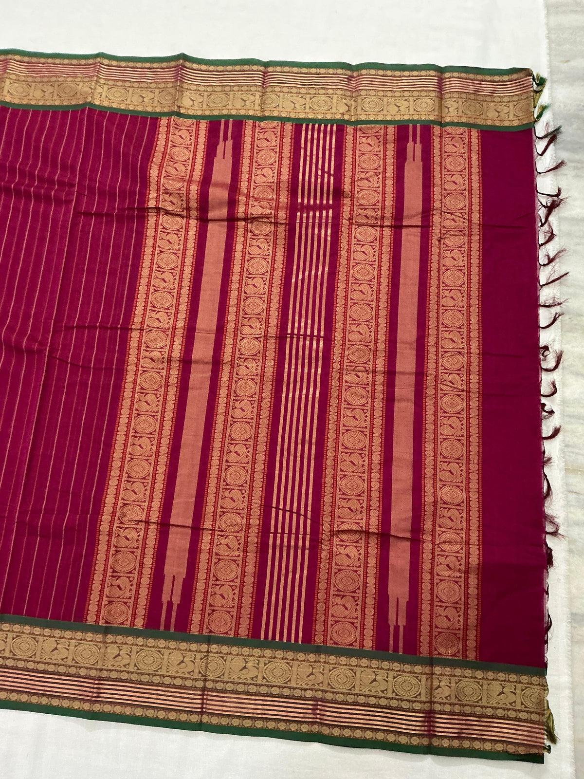 Handwoven Kanchi cotton : Arakku (Vertical Stripes)