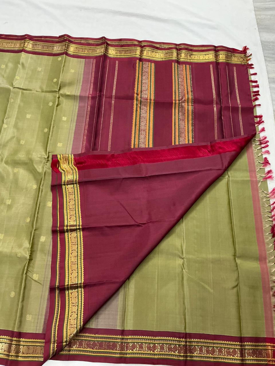 MAATHEY: Small border Kanjivaram Silk (Olive Green &amp; Arakku)