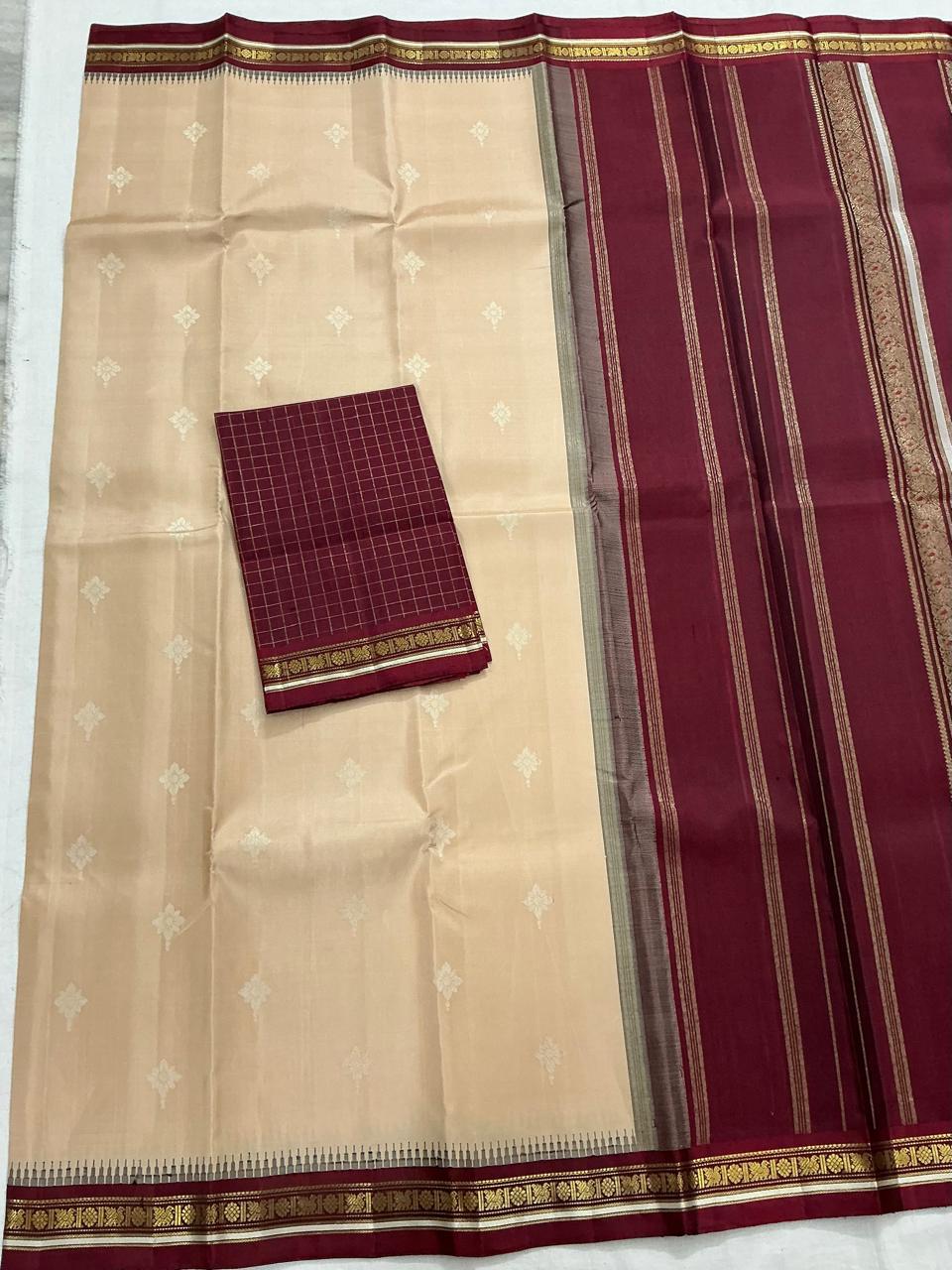 MAATHEY: Small border Kanjivaram Silk (Gold biscuit + Red Arakku)