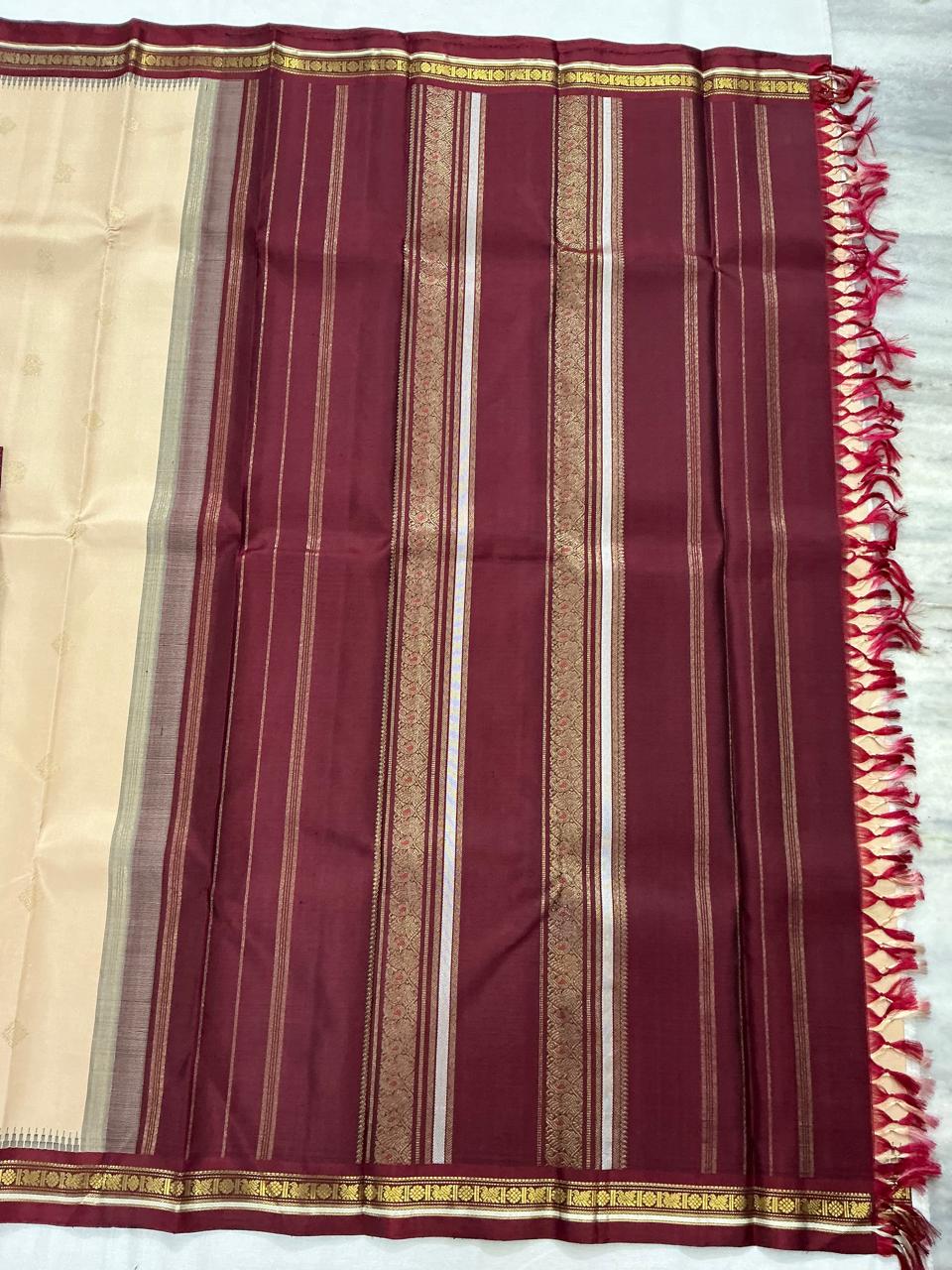 MAATHEY: Small border Kanjivaram Silk (Golden Biscuit &amp; Red Arakku)