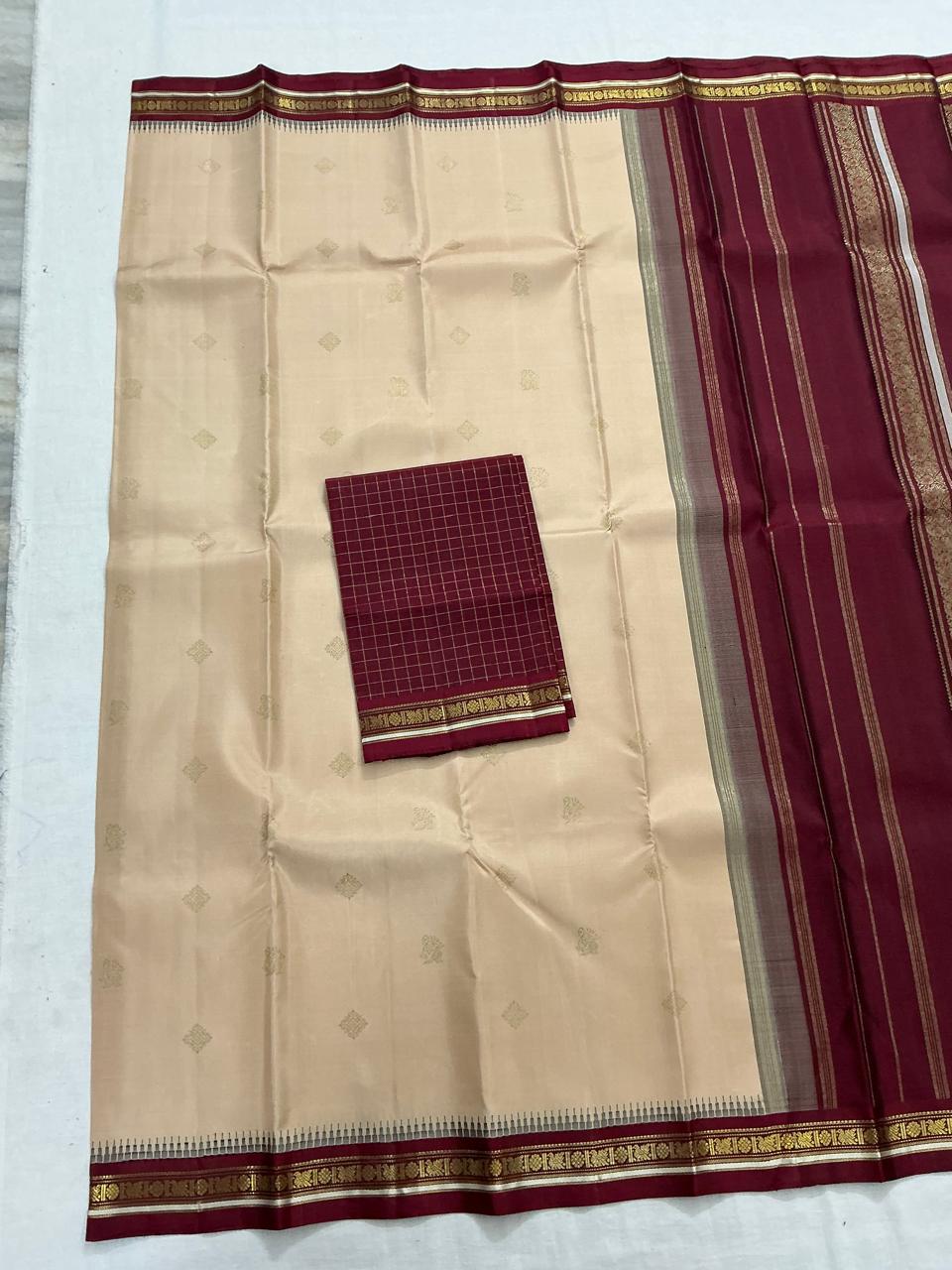MAATHEY: Small border Kanjivaram Silk (Golden Biscuit &amp; Red Arakku)