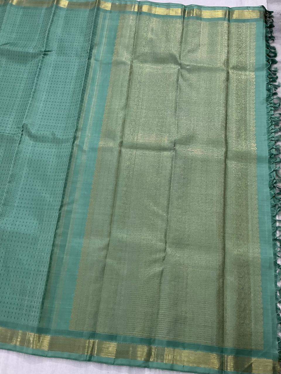 SWARA: Plus Butta (Rama Green)