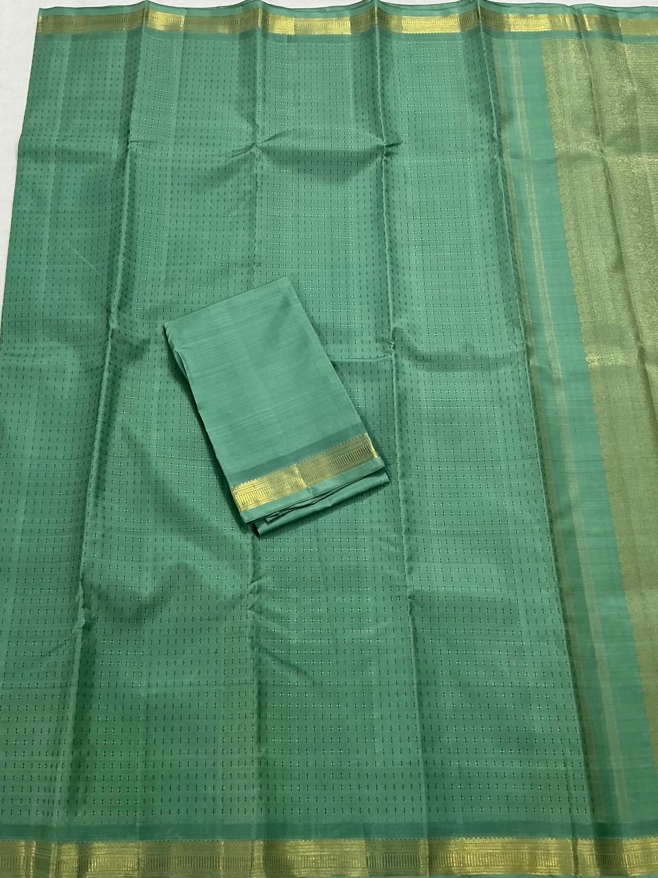 SWARA: Plus Butta (Rama Green)