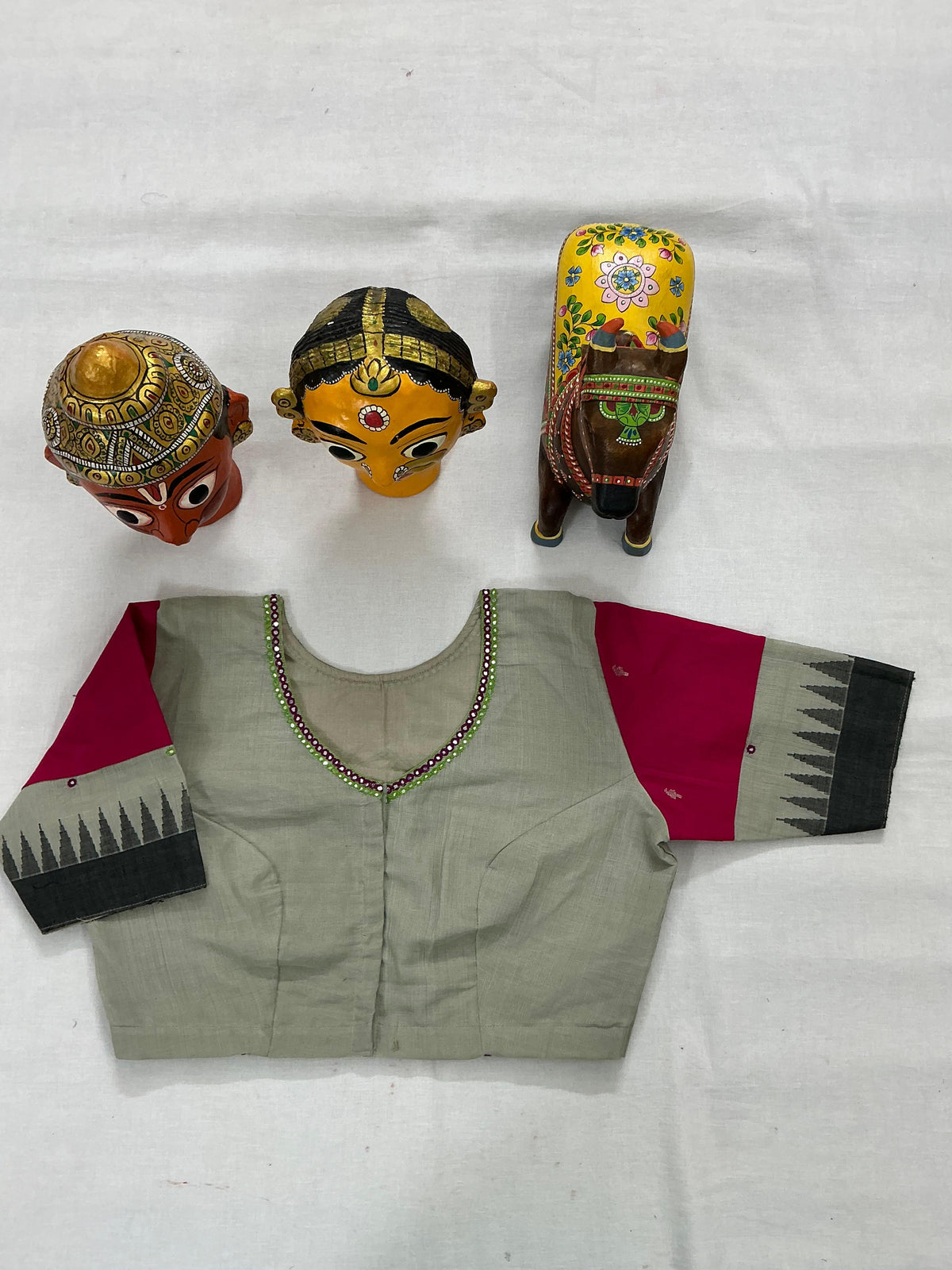 Handcrafted Ready to Wear Blouse : Ponduru Khadi Jamdani