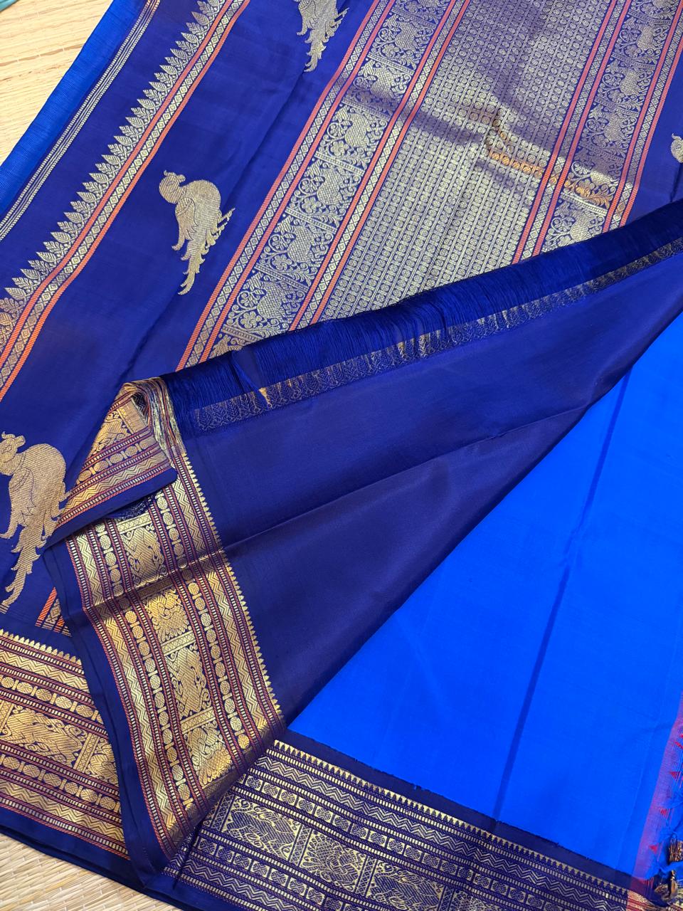 MYTHILI:  KORVAI KANJIVARAM KILI PALLU