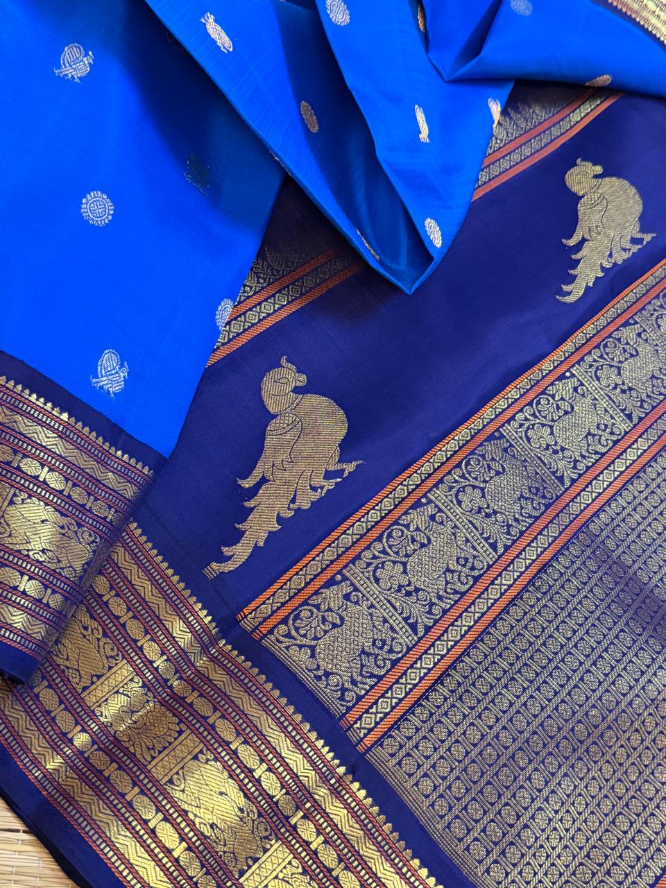 MYTHILI:  KORVAI KANJIVARAM KILI PALLU